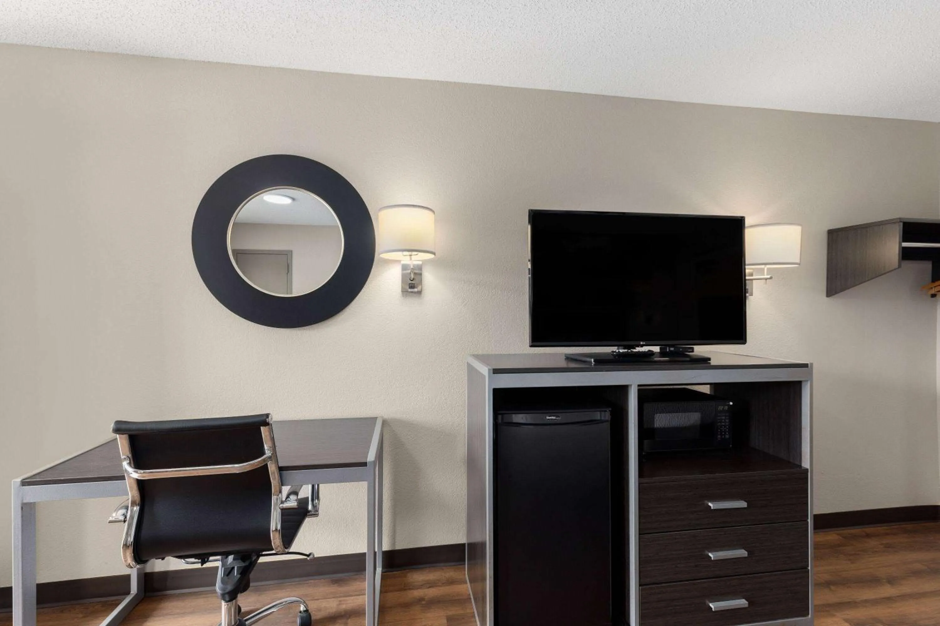 Photo of the whole room in Days Inn by Wyndham Childersburg