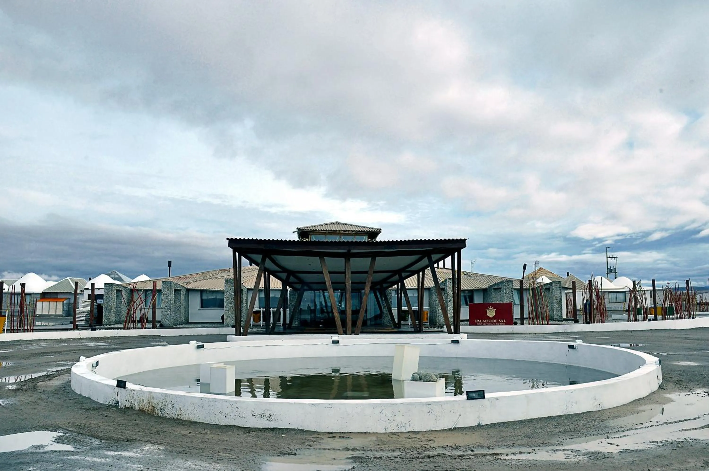 Facade/entrance in Hotel Palacio de Sal
