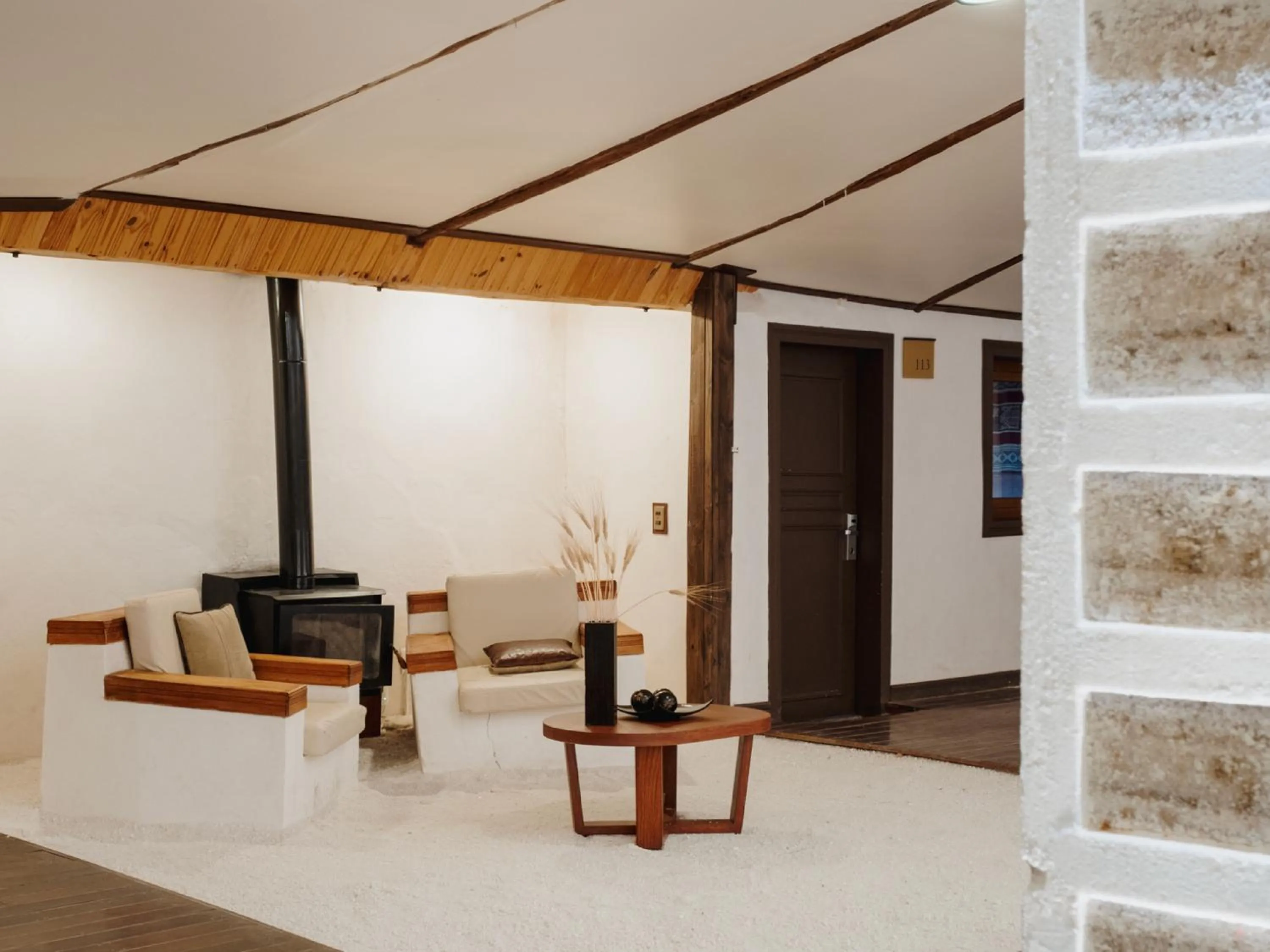 Seating area in Hotel Palacio de Sal