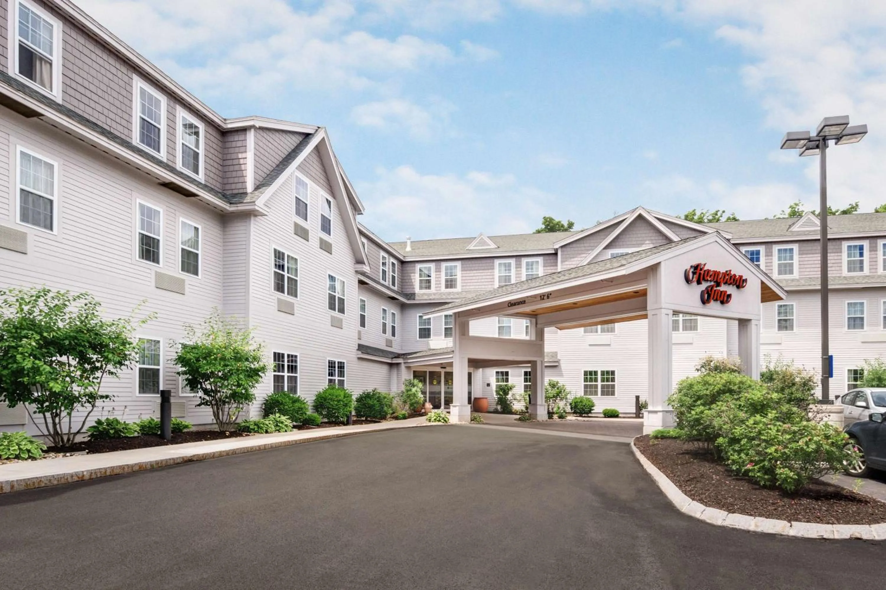 Property building in Hampton Inn Dover