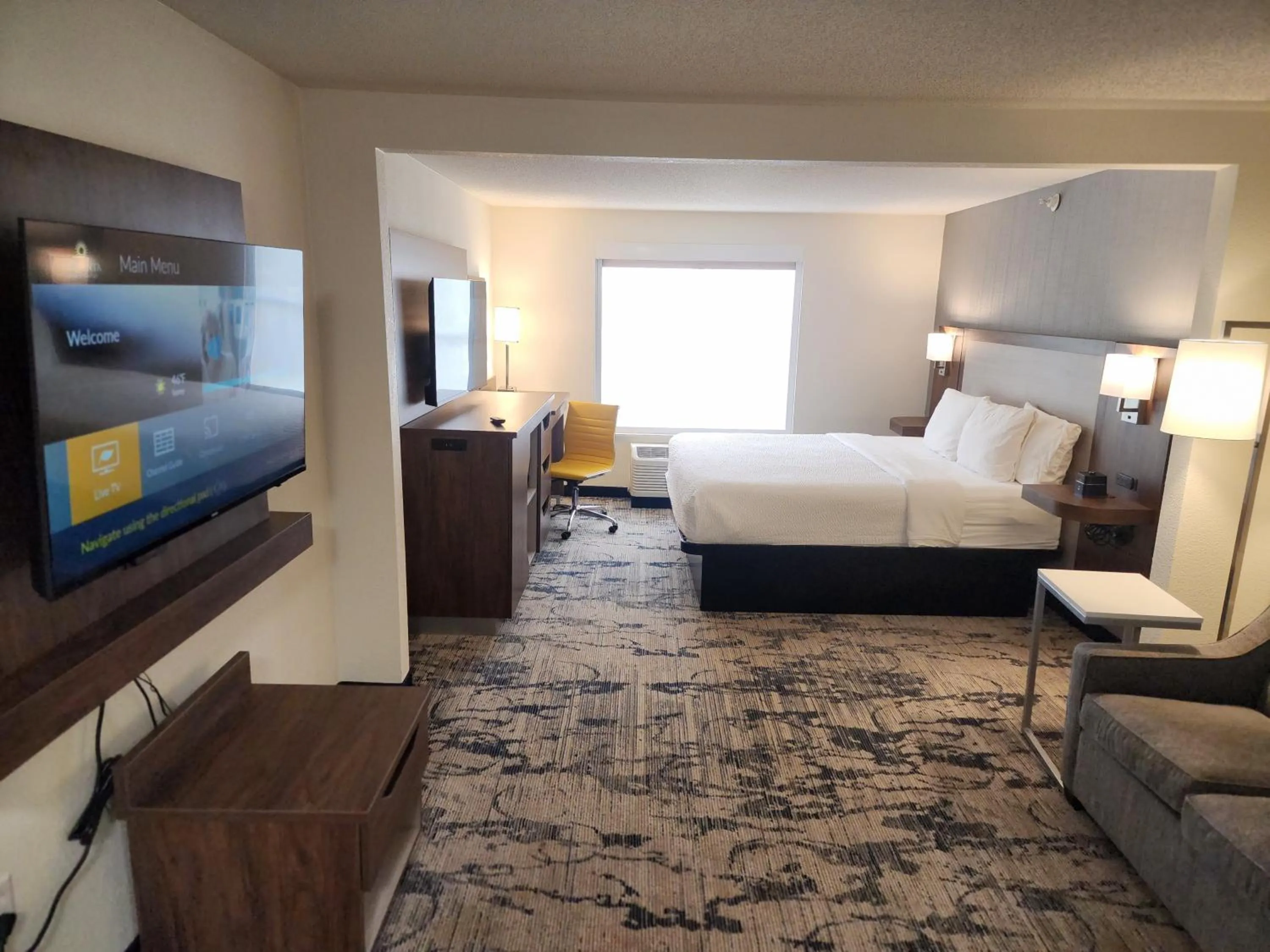 Bed in La Quinta by Wyndham Milwaukee SW New Berlin