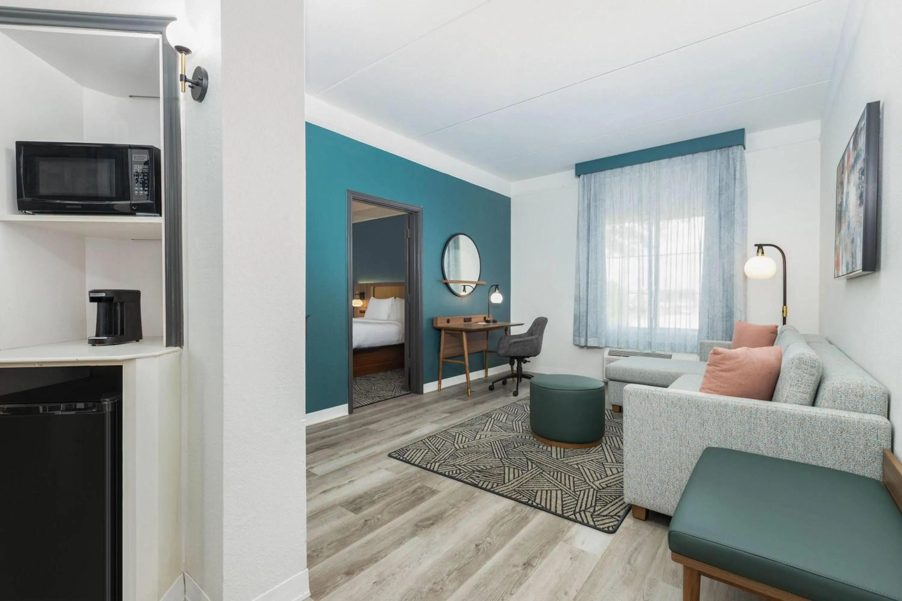 Photo of the whole room in La Quinta by Wyndham Sherman