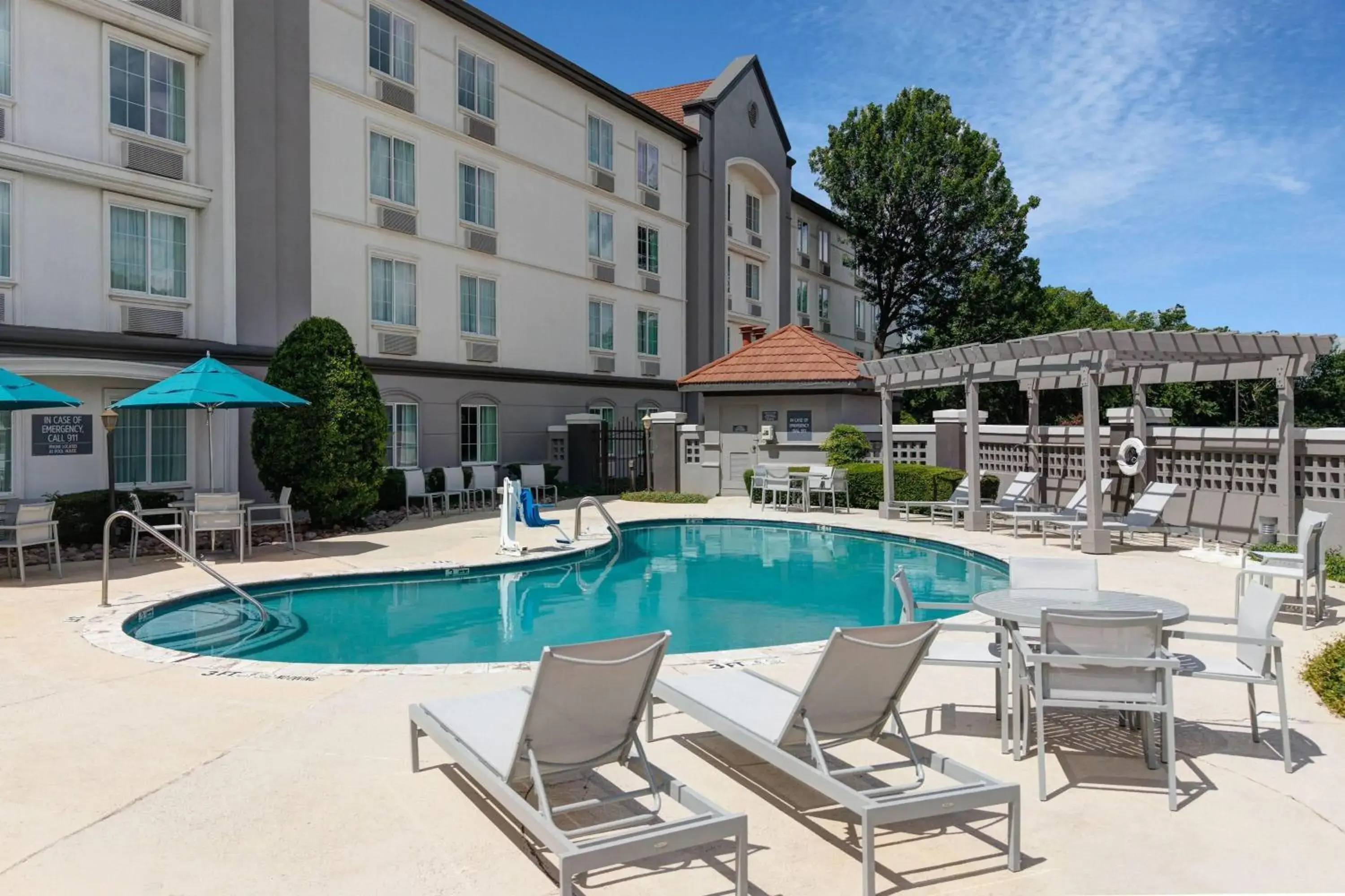 Swimming pool in La Quinta by Wyndham Sherman Swimming pool in La Quinta by Wyndham Sherman