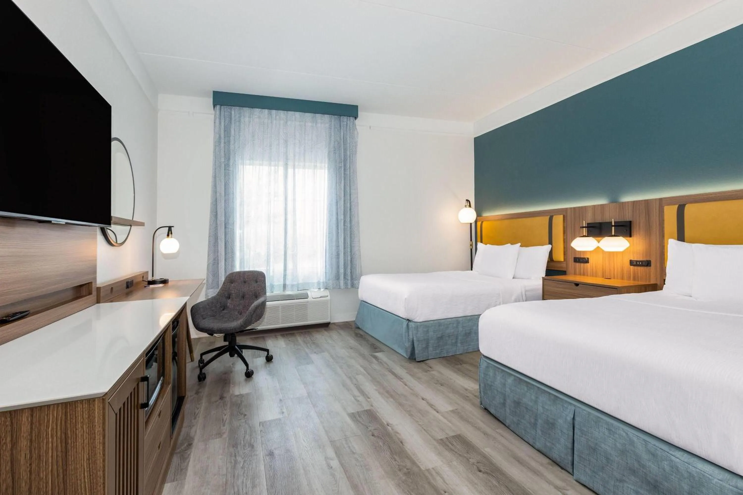 Photo of the whole room, Bed in La Quinta by Wyndham Sherman