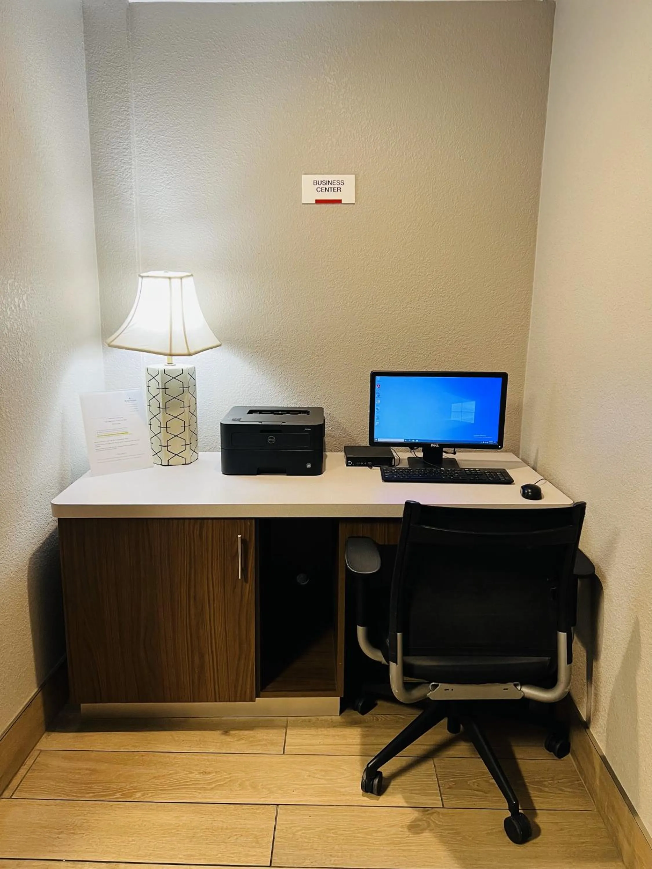 Business facilities in AmericInn by Wyndham Glendale Milwaukee