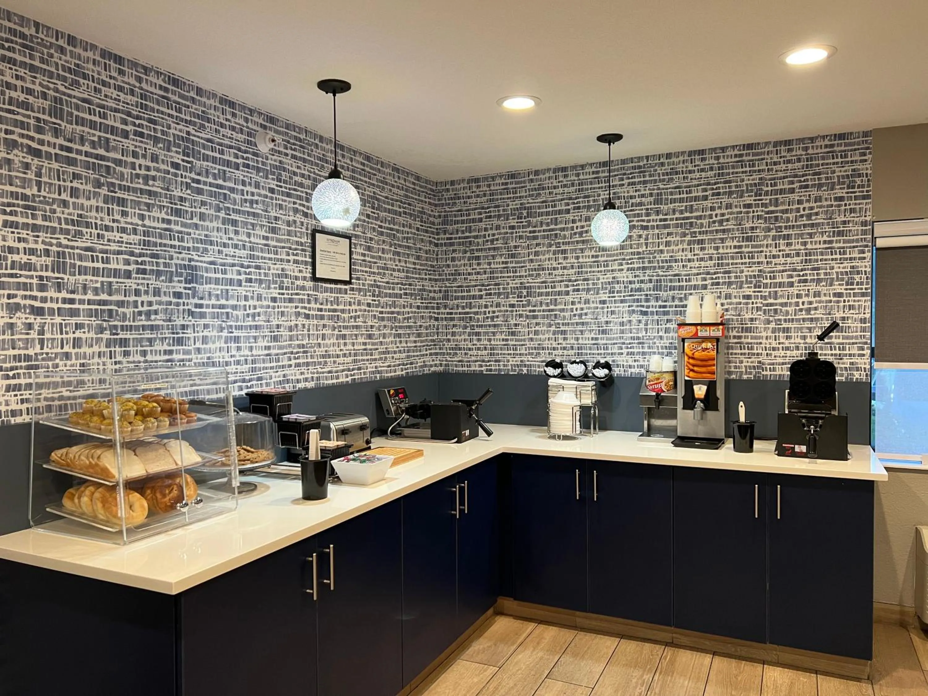 Breakfast in AmericInn by Wyndham Glendale Milwaukee