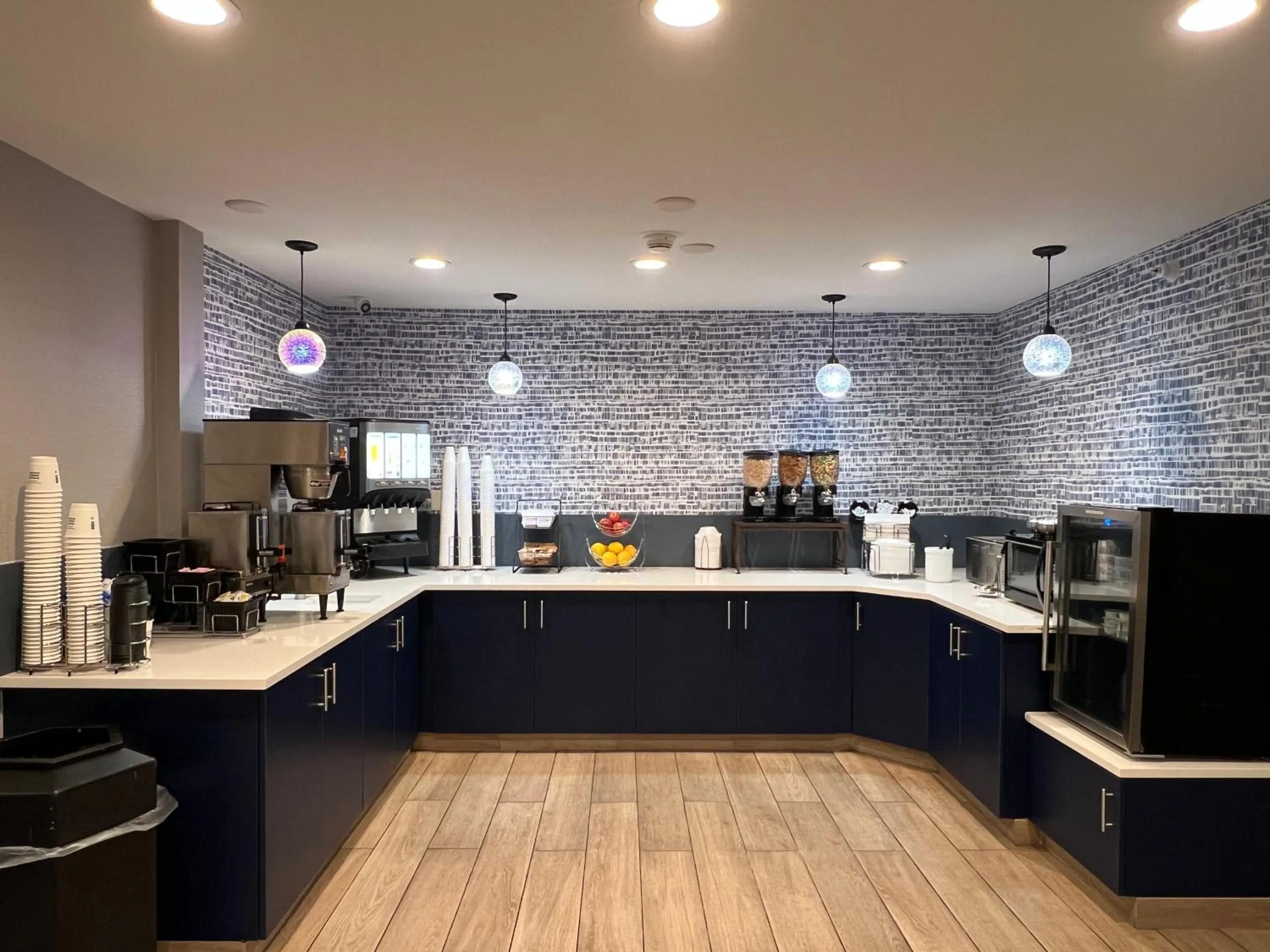 Breakfast in AmericInn by Wyndham Glendale Milwaukee