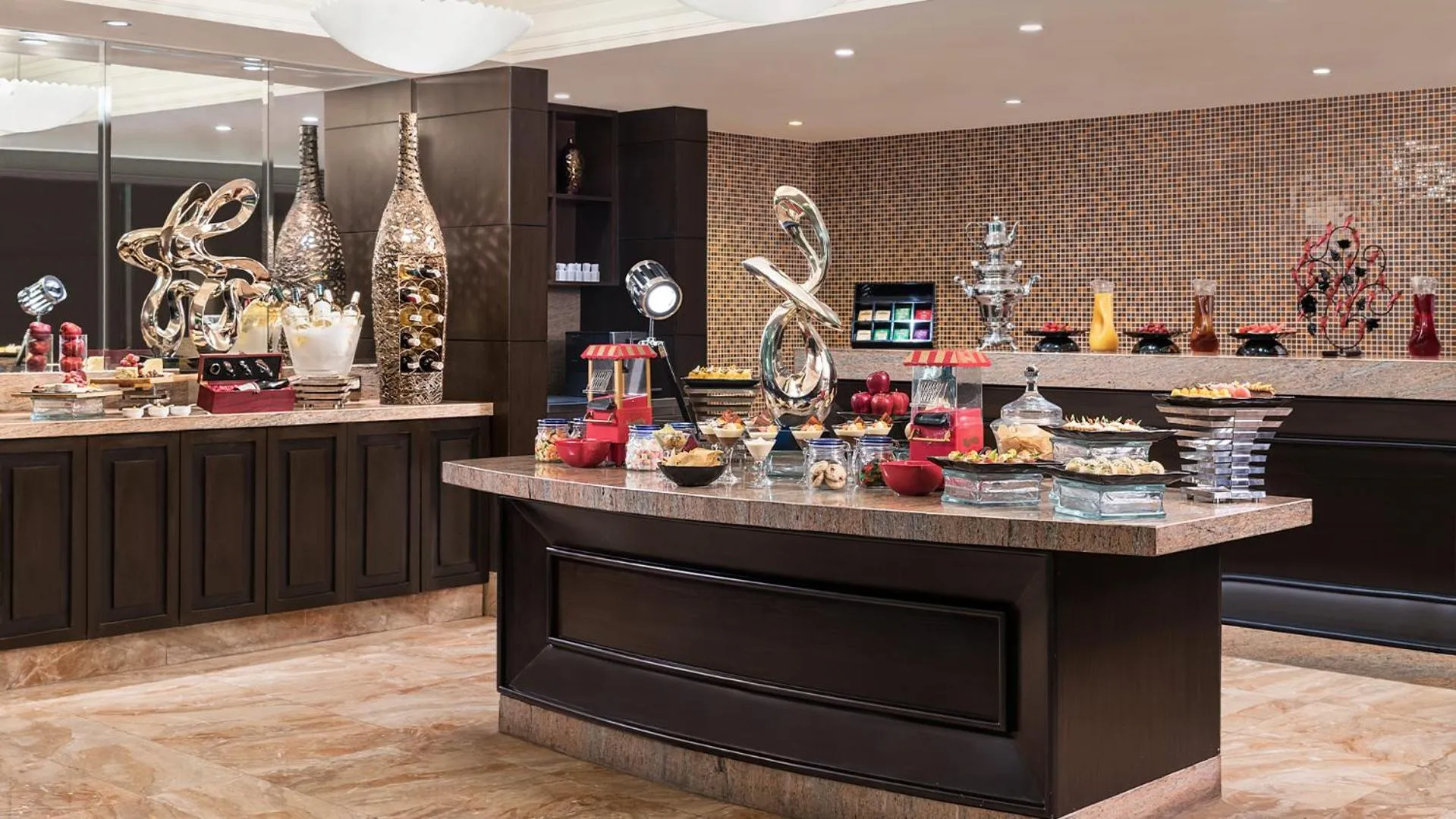 Lounge or bar in Crimson Hotel Filinvest City, Manila