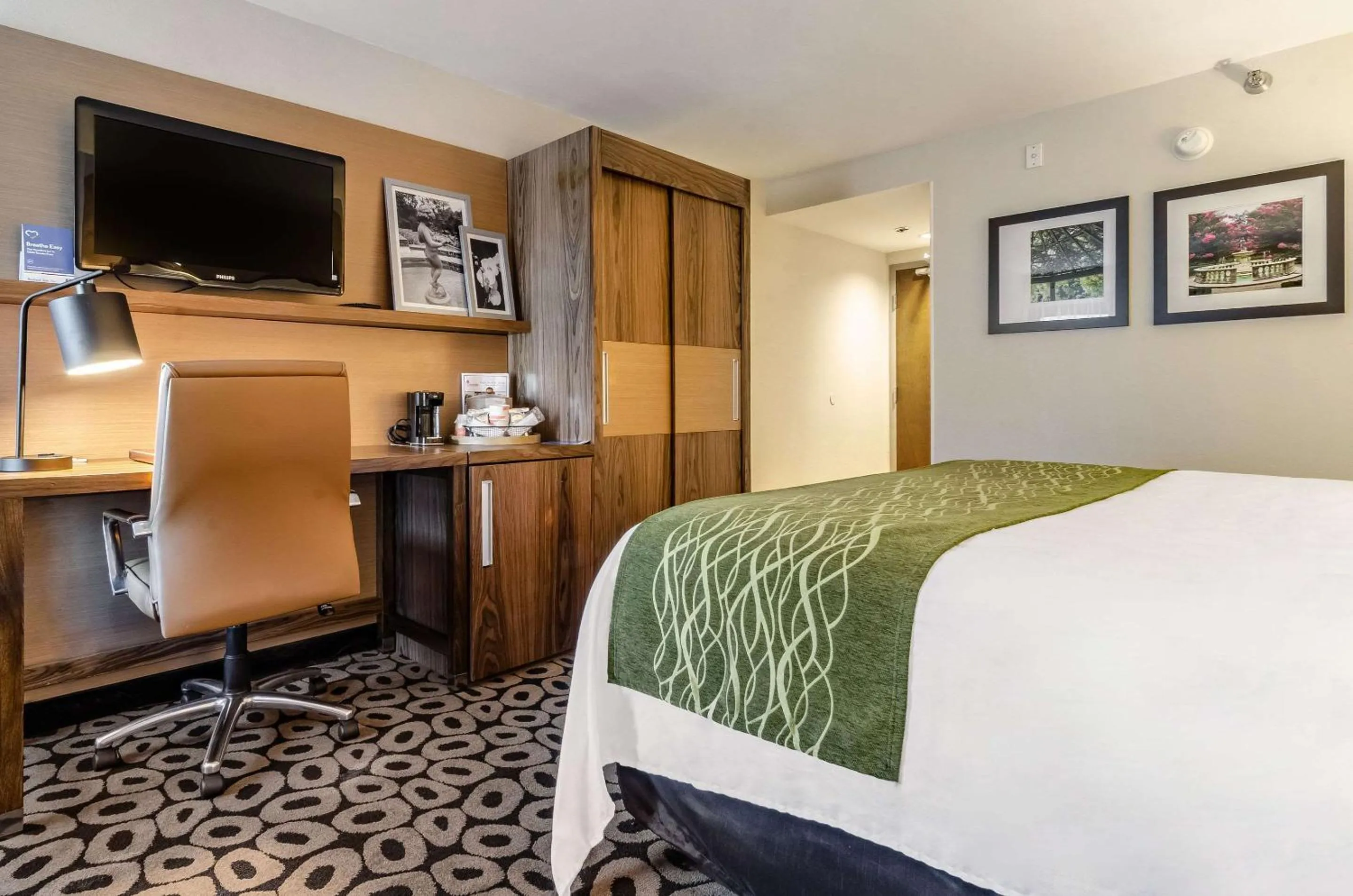 Bedroom, Bed in Comfort Inn Raleigh Midtown