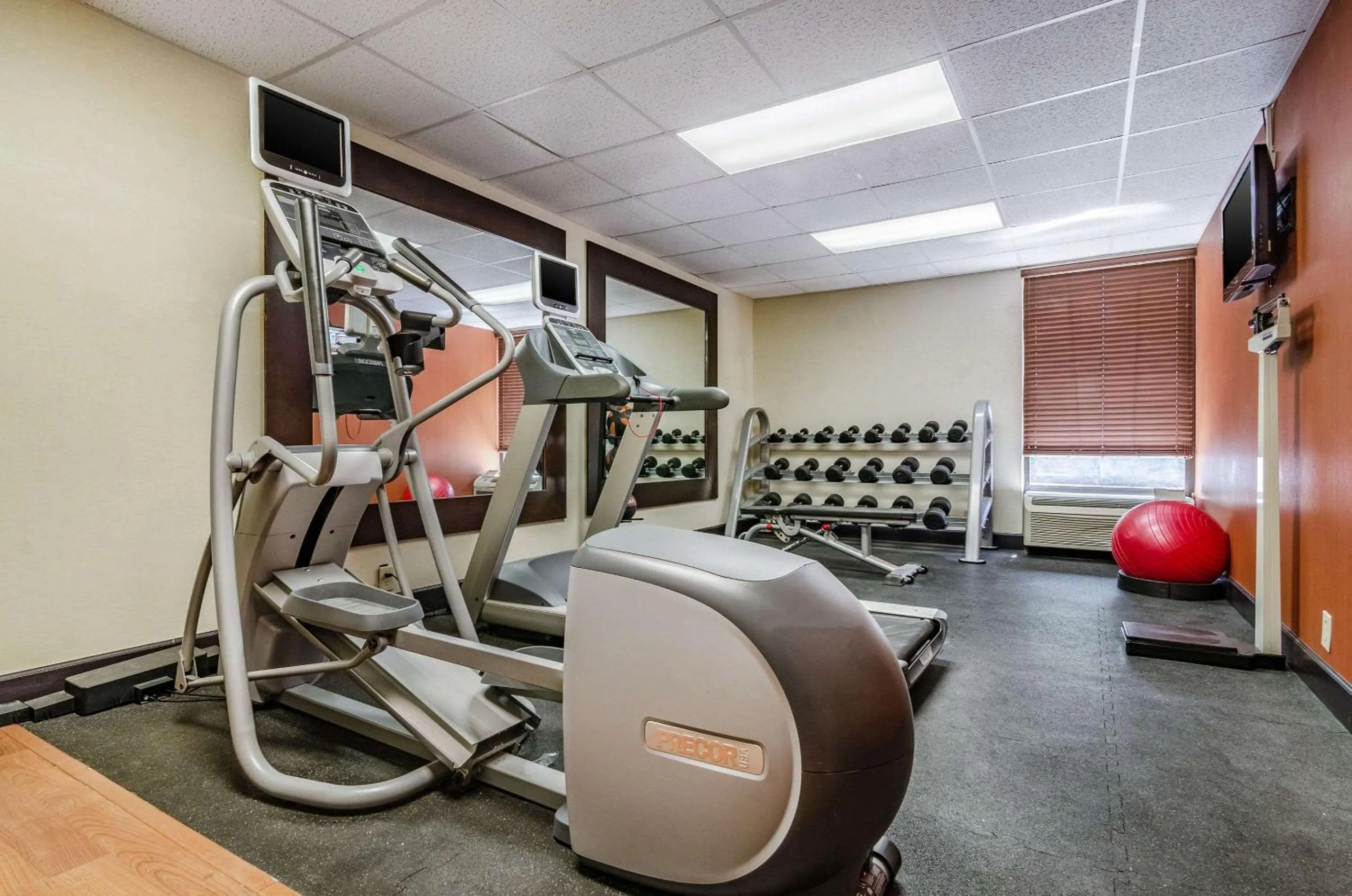 Fitness centre/facilities in Comfort Inn Raleigh Midtown