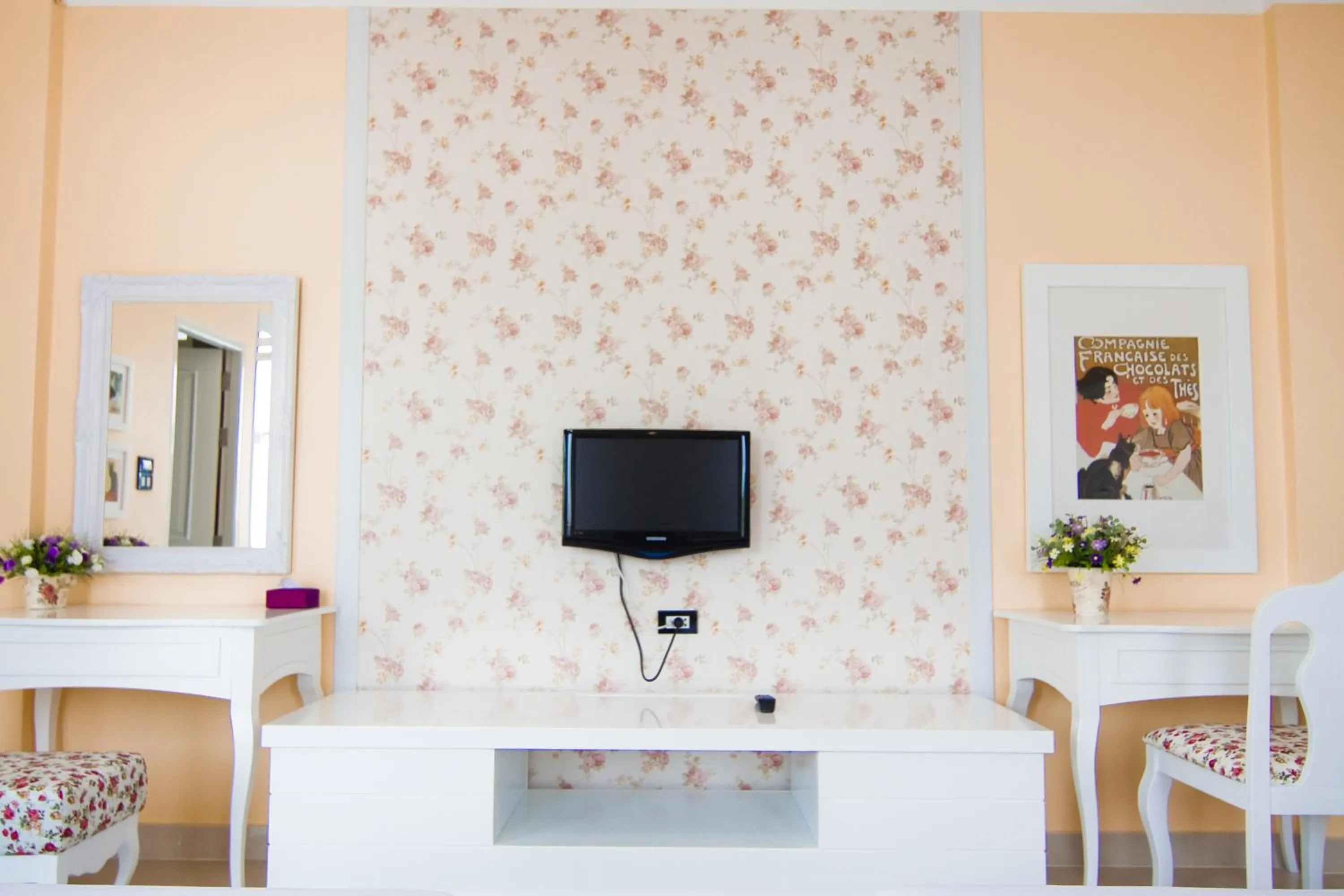 TV and multimedia in Boonsiri Boutique Hotel