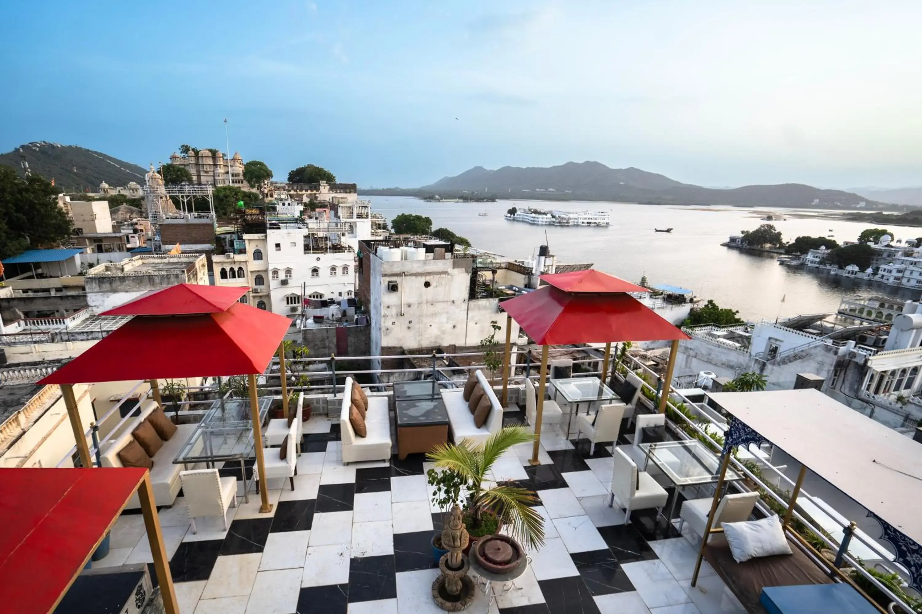 Restaurant/places to eat in The Lake View Hotel- On Lake Pichola Restaurant/places to eat in The Lake View Hotel- On Lake Pichola