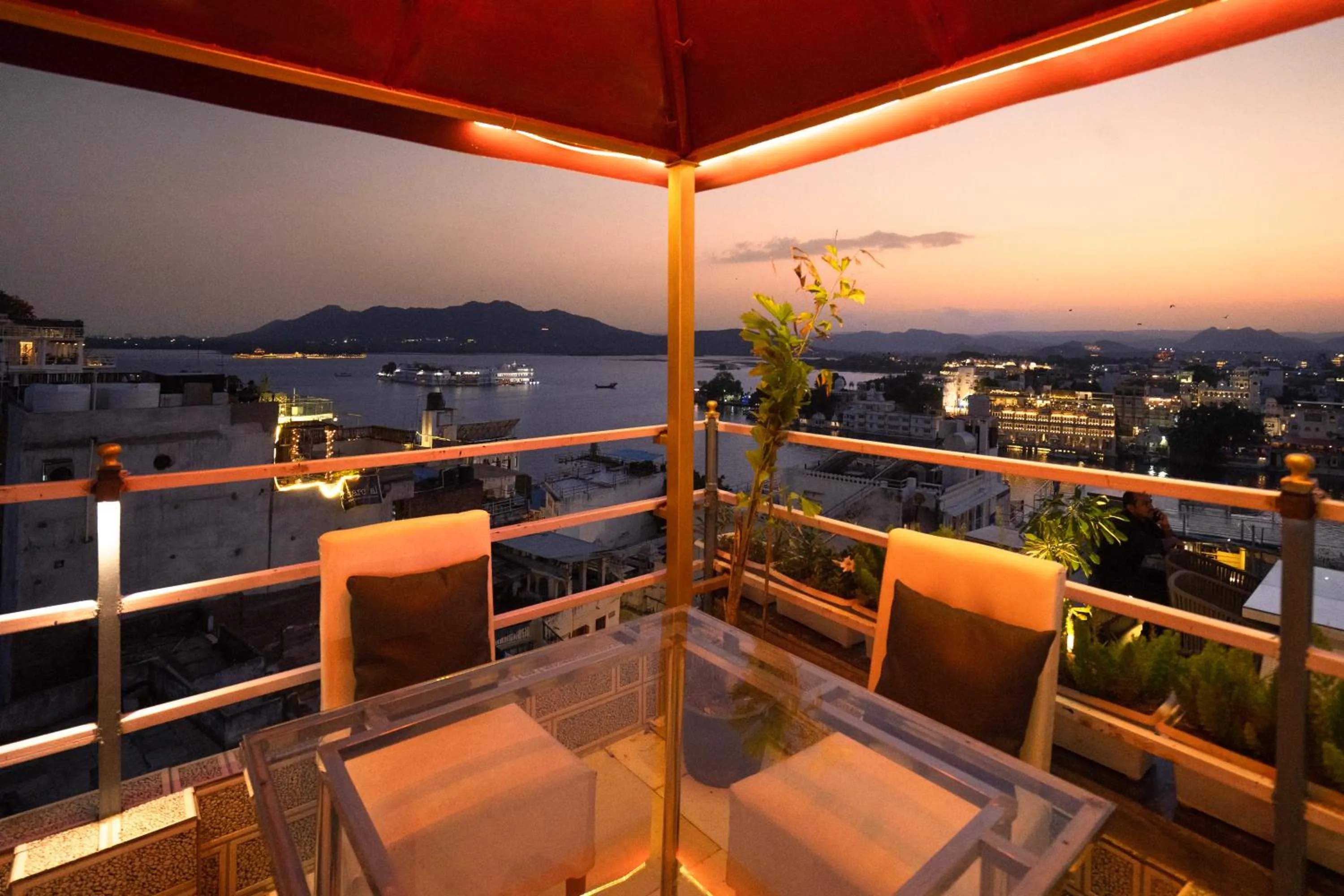 Restaurant/places to eat in The Lake View Hotel- On Lake Pichola