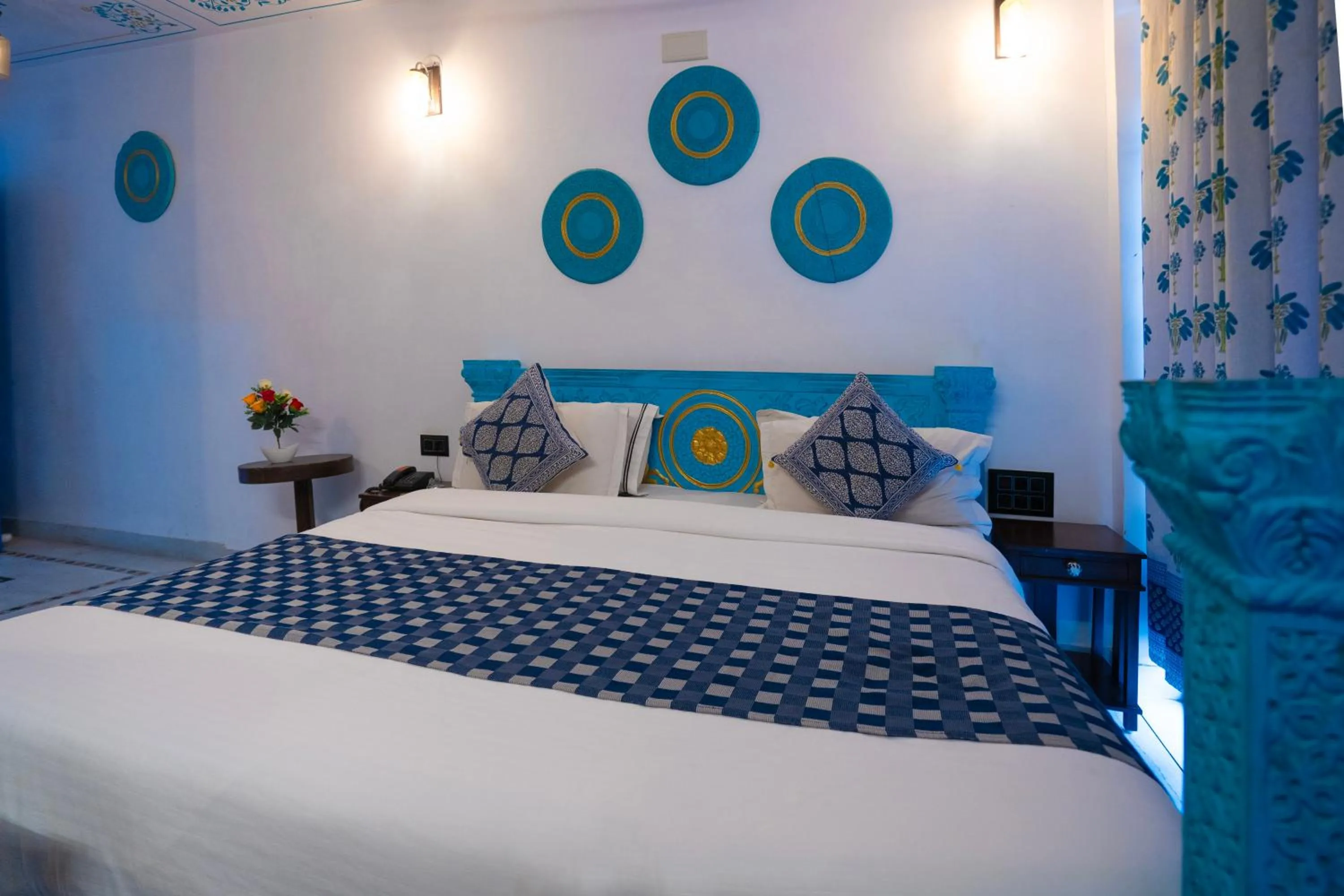 Bed in The Lake View Hotel- On Lake Pichola