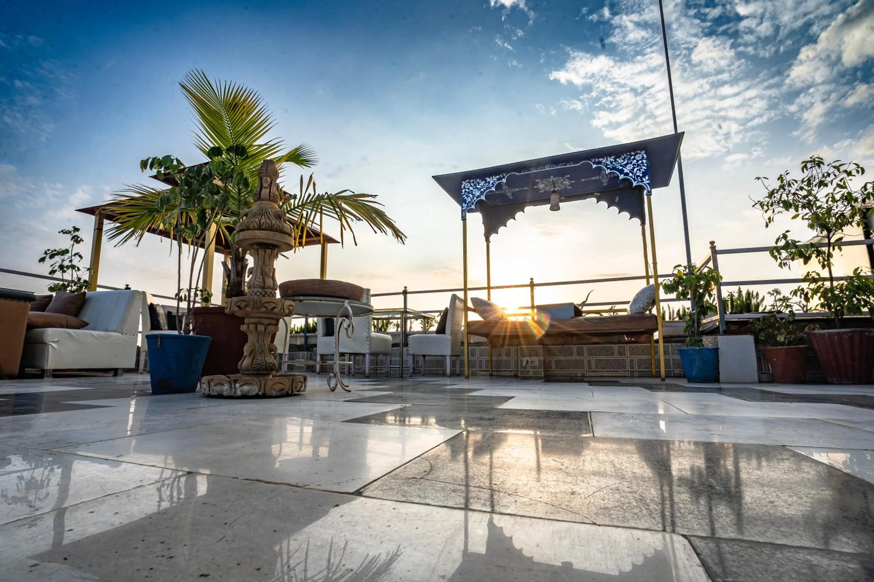 Restaurant/places to eat in The Lake View Hotel- On Lake Pichola