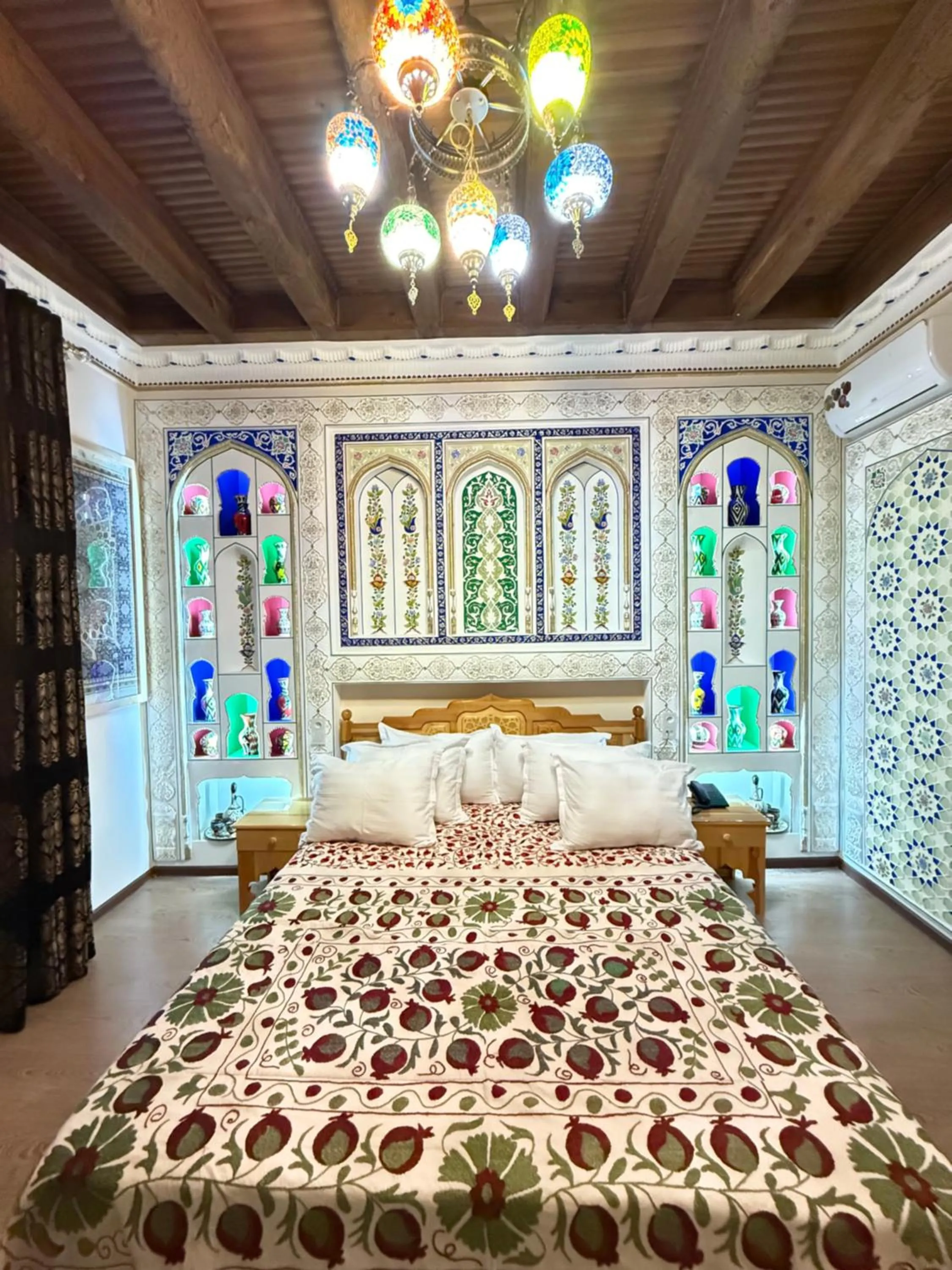 Bed in Basilic Boutique Hotel