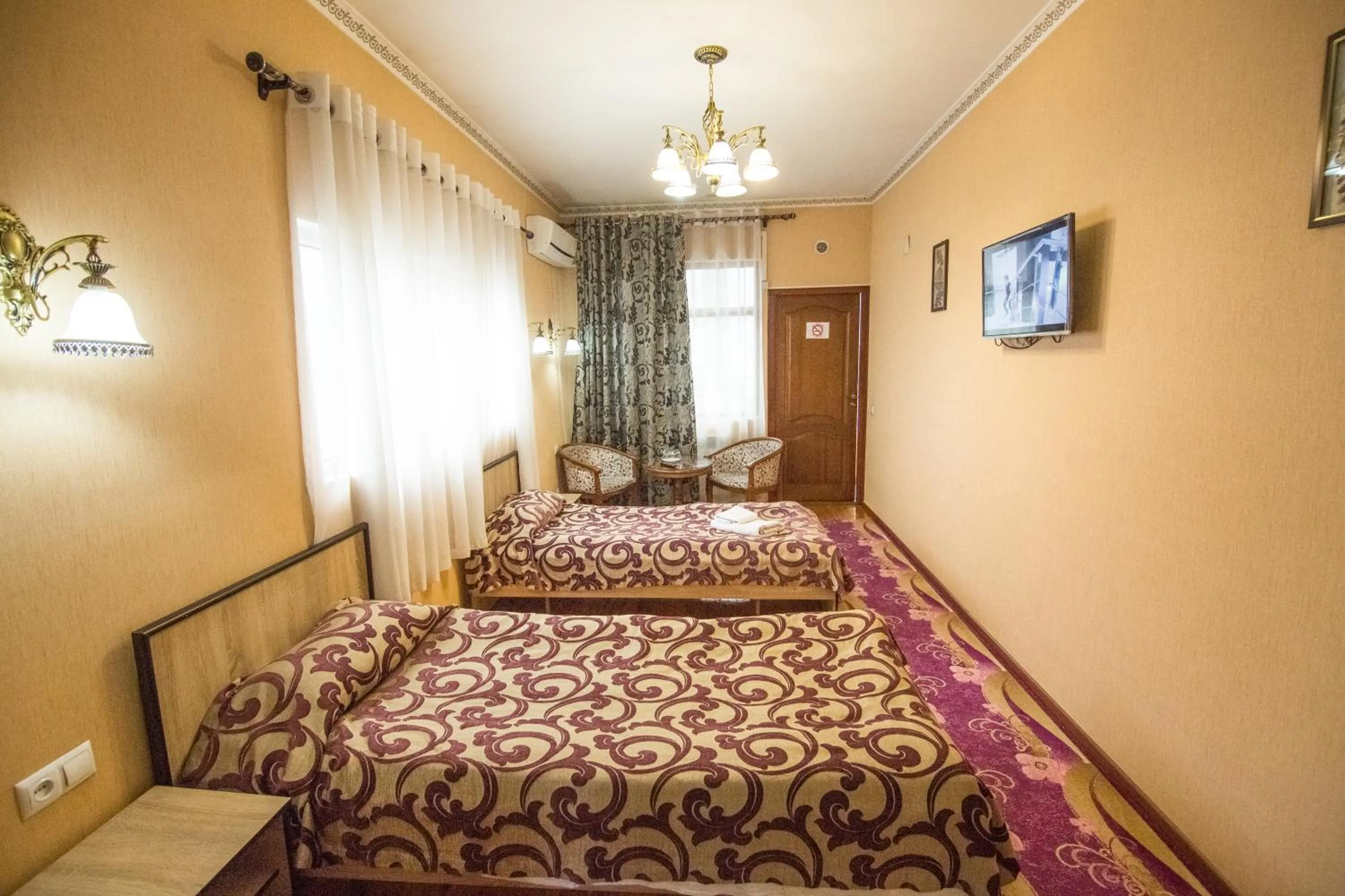 Photo of the whole room, Bed in Eco House