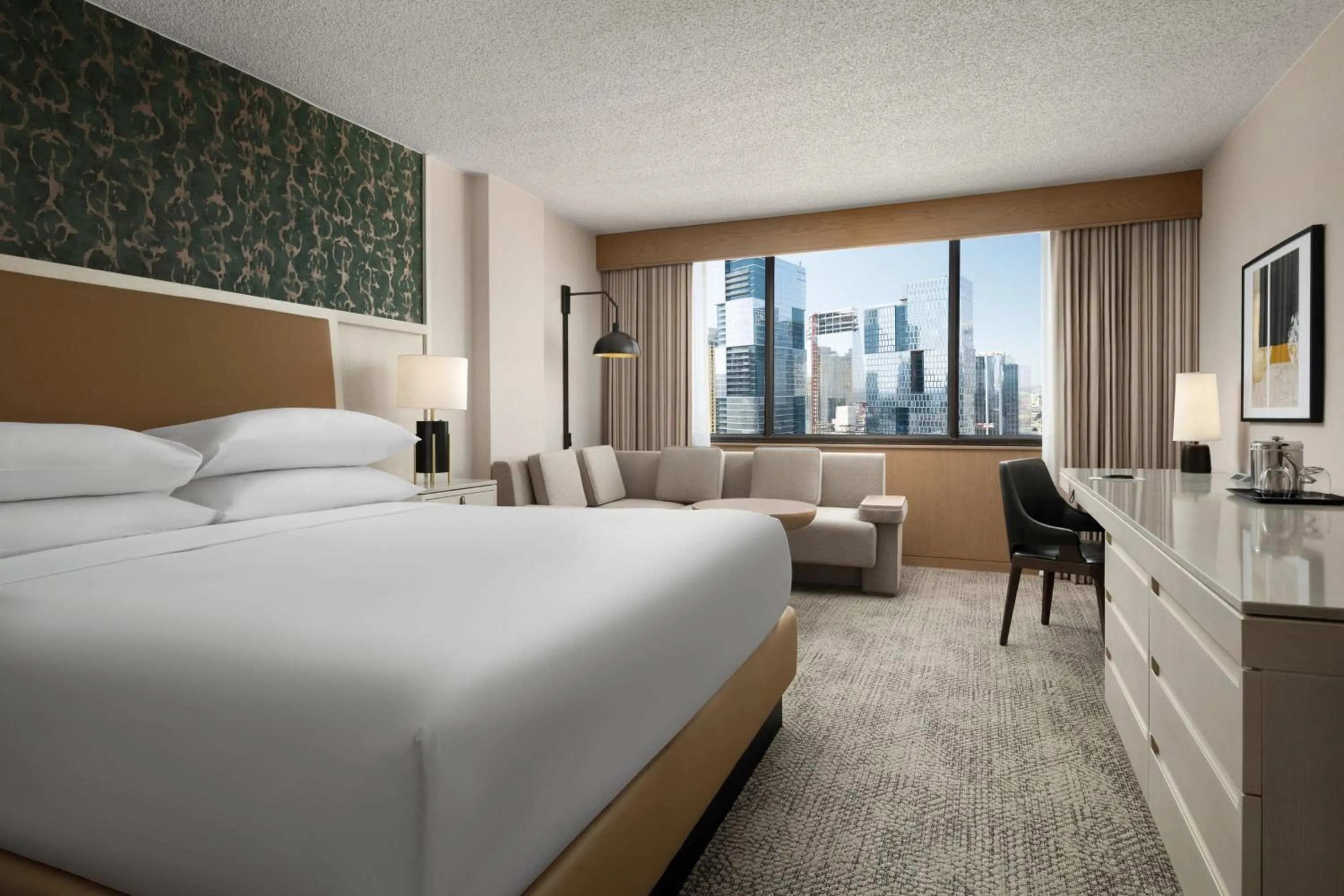 Photo of the whole room, Bed in Sheraton Grand Nashville Downtown