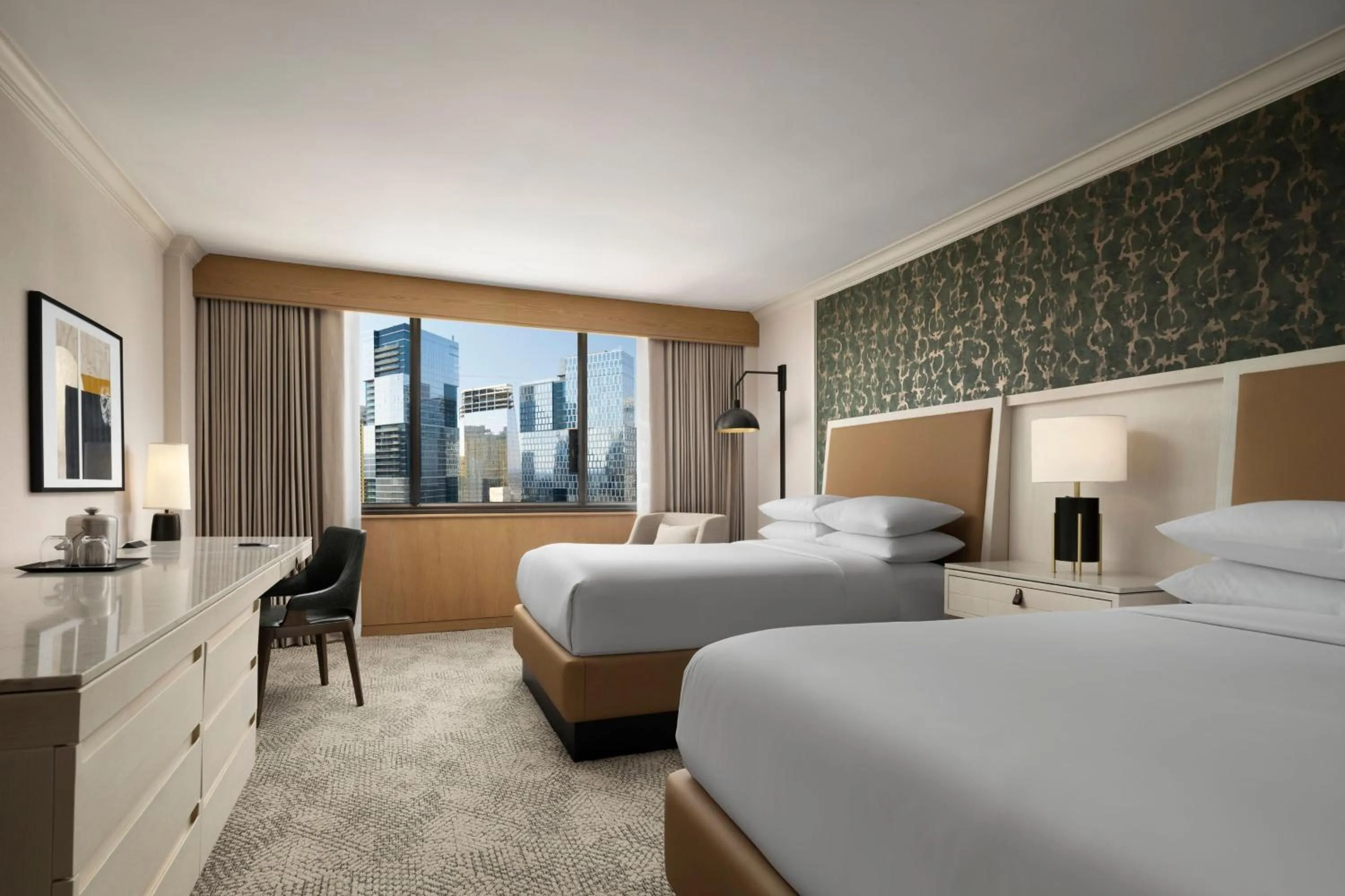 Photo of the whole room, Bed in Sheraton Grand Nashville Downtown