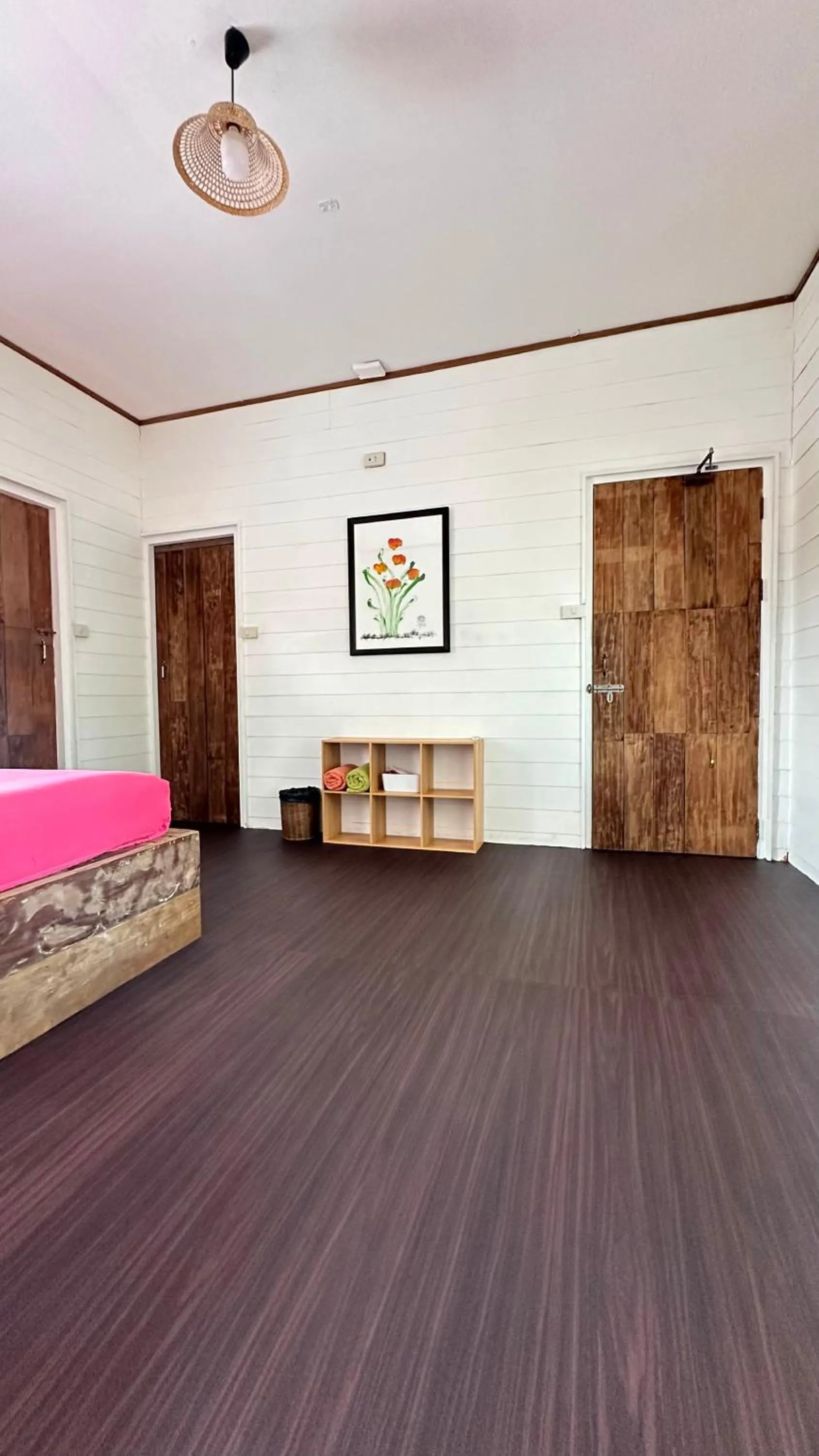 Bedroom, Bed in Sirita