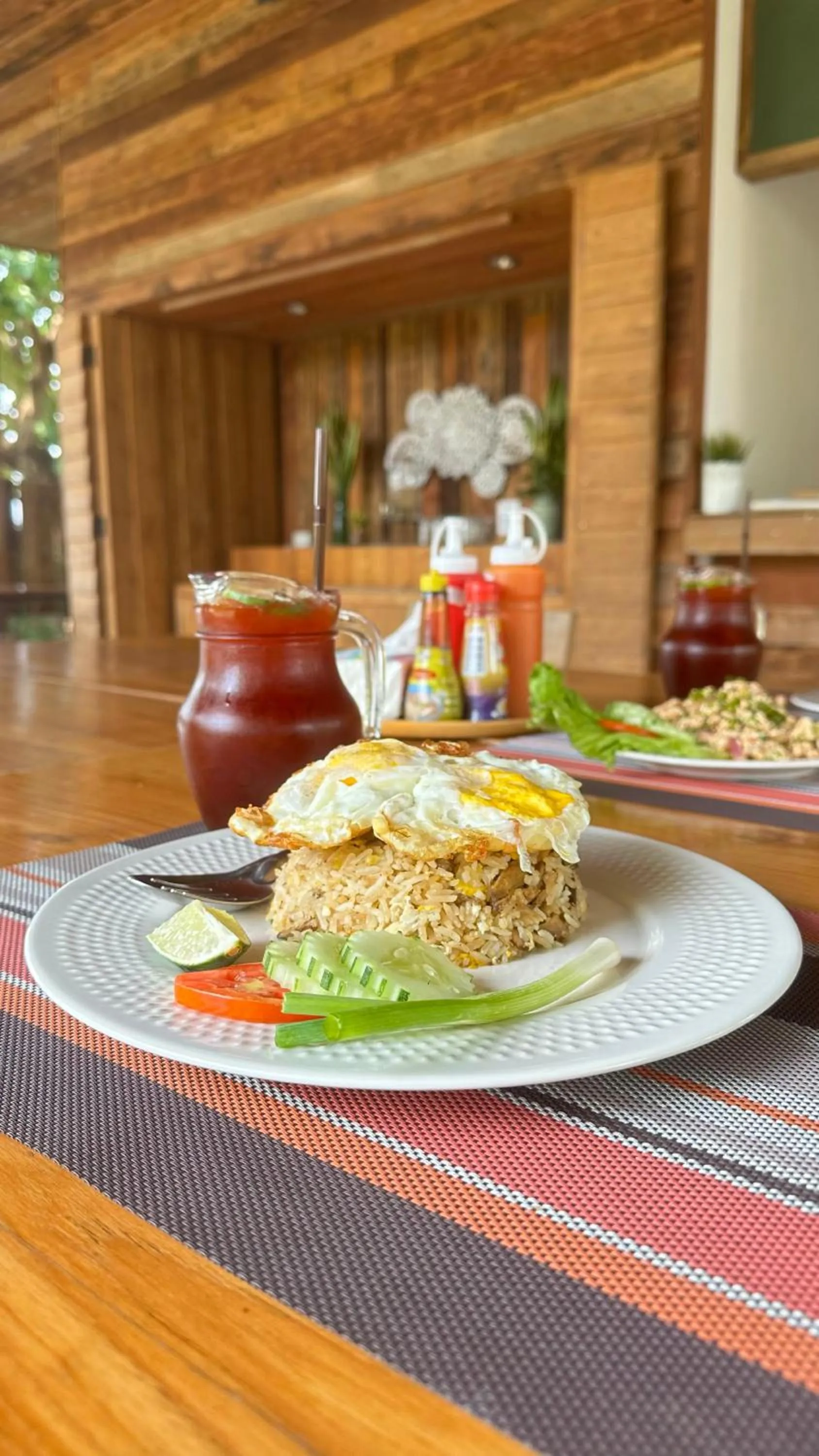 Restaurant/places to eat in Sirita