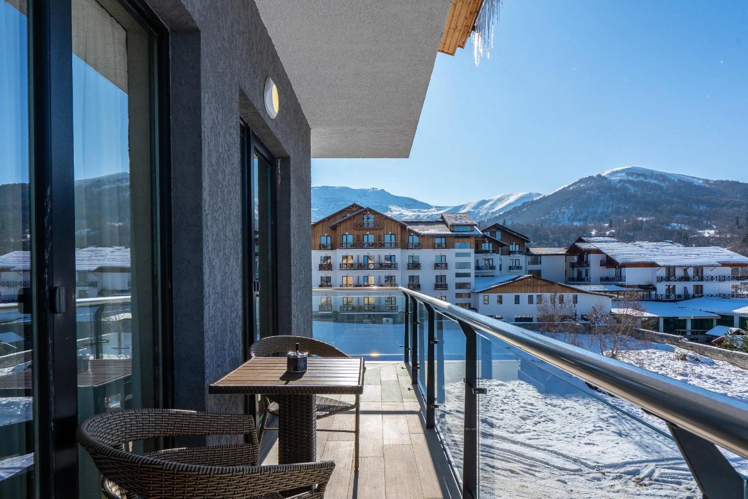 Snow Pine Suite - 4 Star Resort