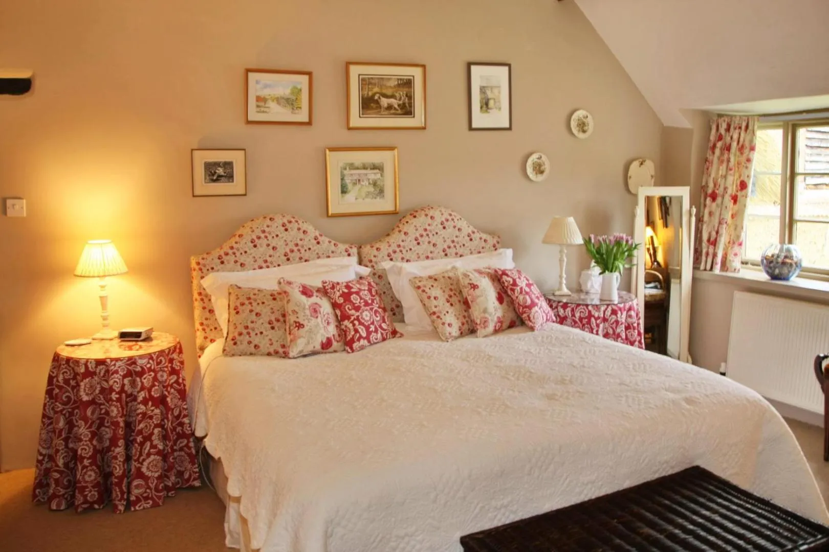 Photo of the whole room, Bed in Brook Farmhouse