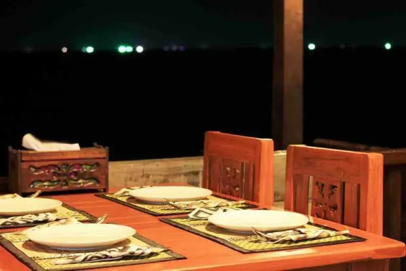 Restaurant/places to eat in Peace Paradise Beach Restaurant/places to eat in Peace Paradise Beach