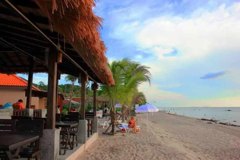 Restaurant/places to eat in Peace Paradise Beach