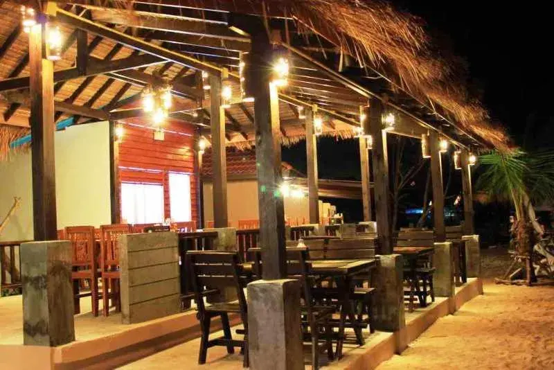 Restaurant/places to eat in Peace Paradise Beach Restaurant/places to eat in Peace Paradise Beach