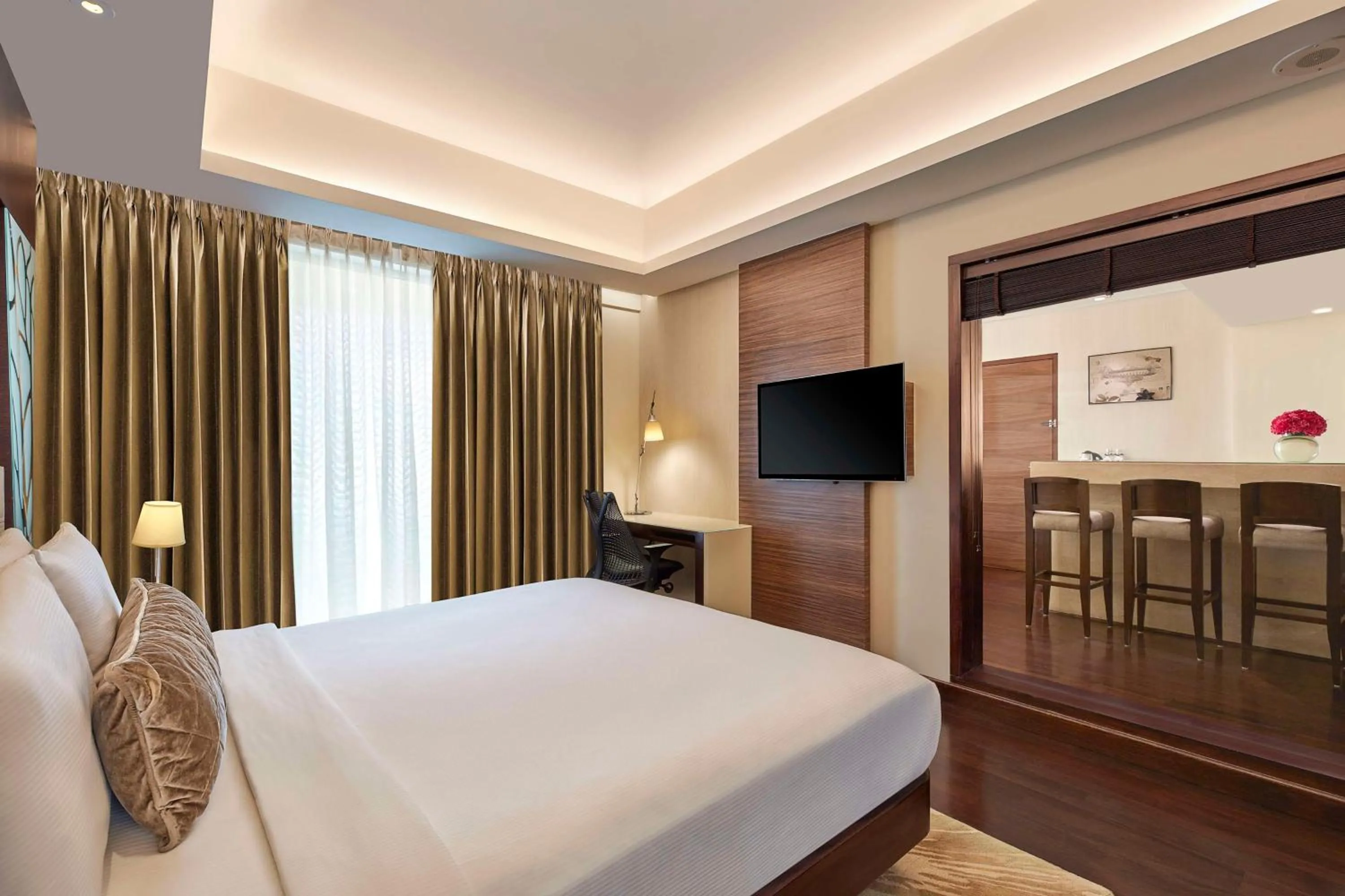 Bedroom, Bed in DoubleTree by Hilton Gurugram Baani Square