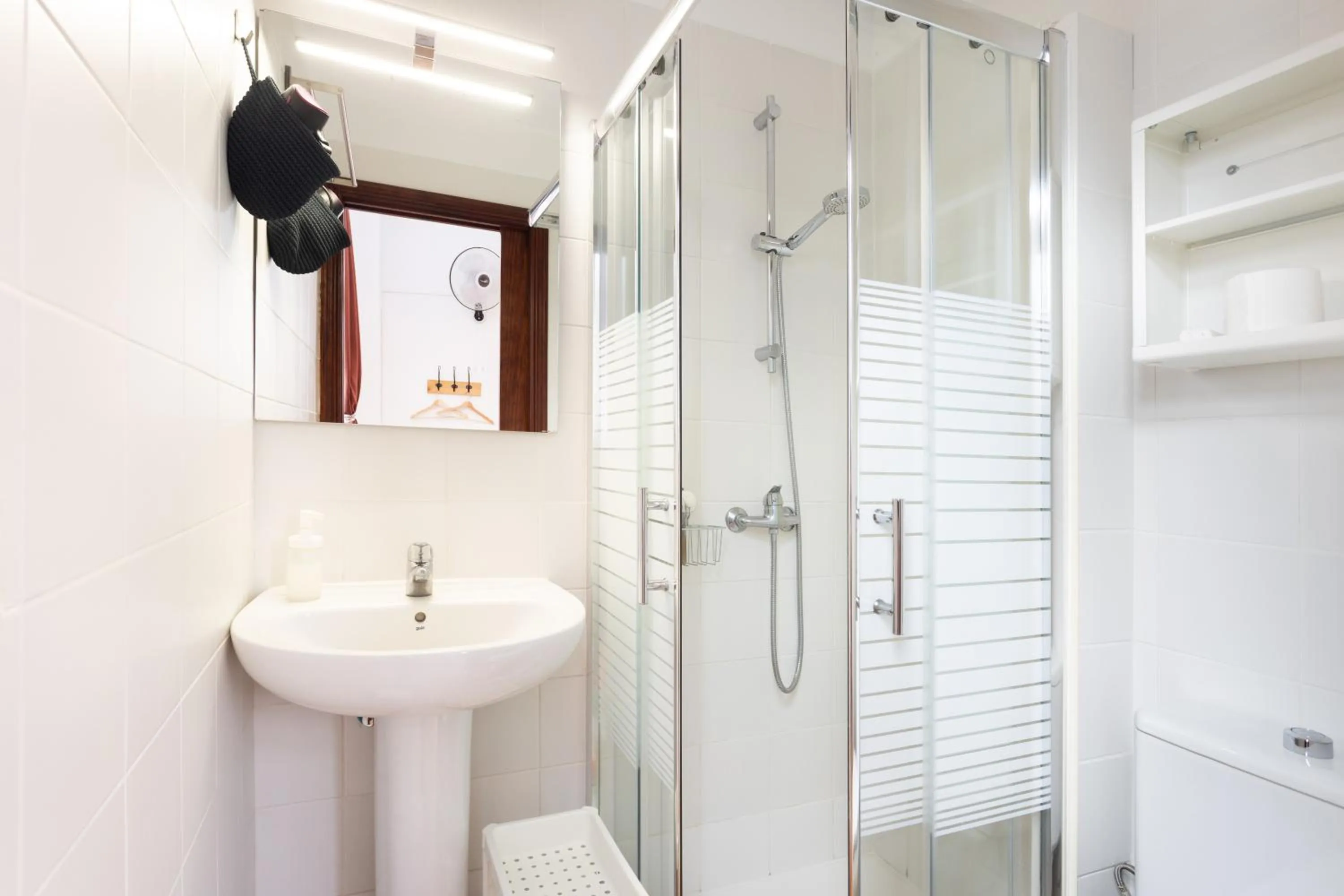 Shower in Tabaiba Guesthouse