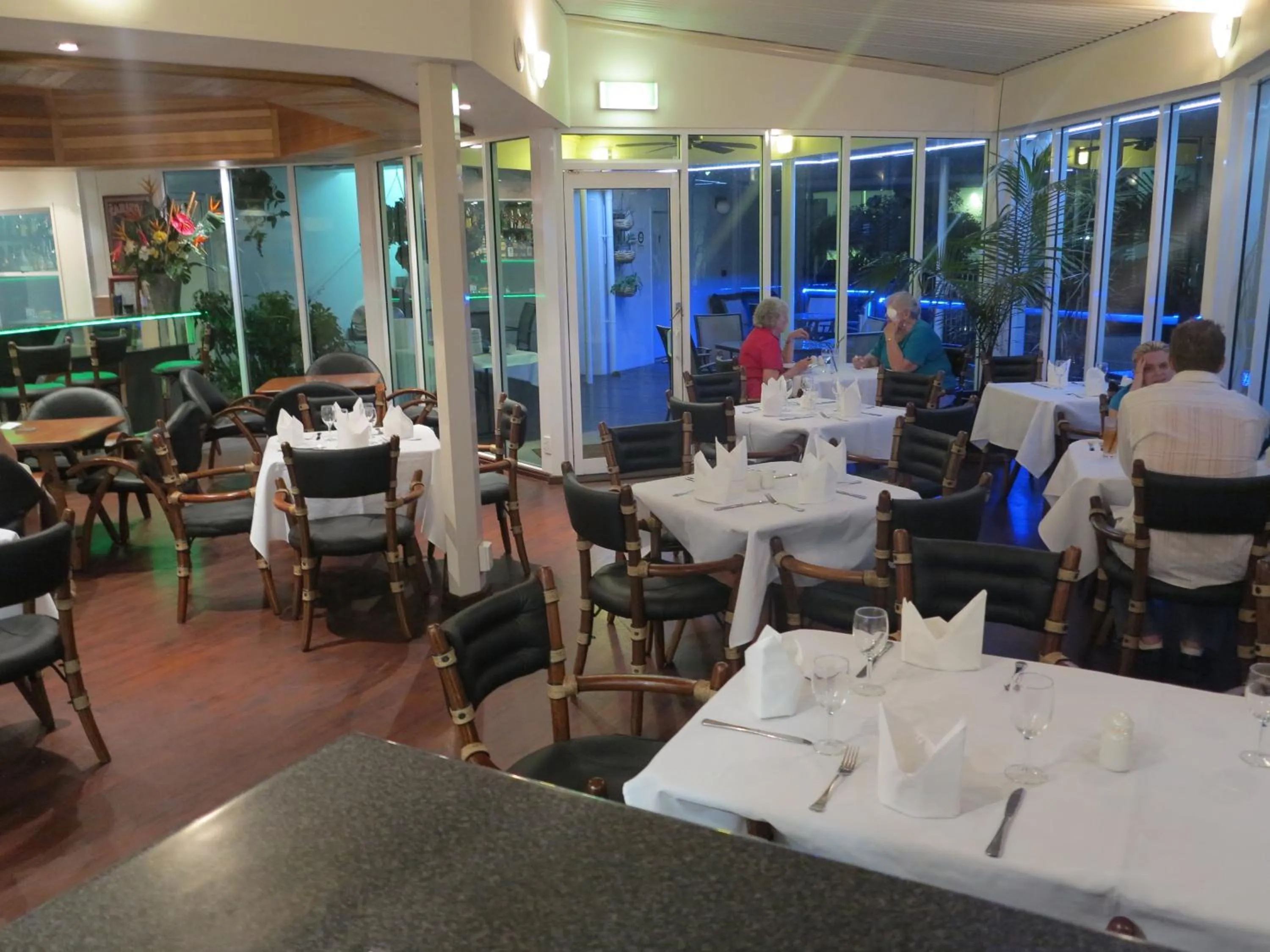 Restaurant/places to eat in Cairns Sheridan Hotel
