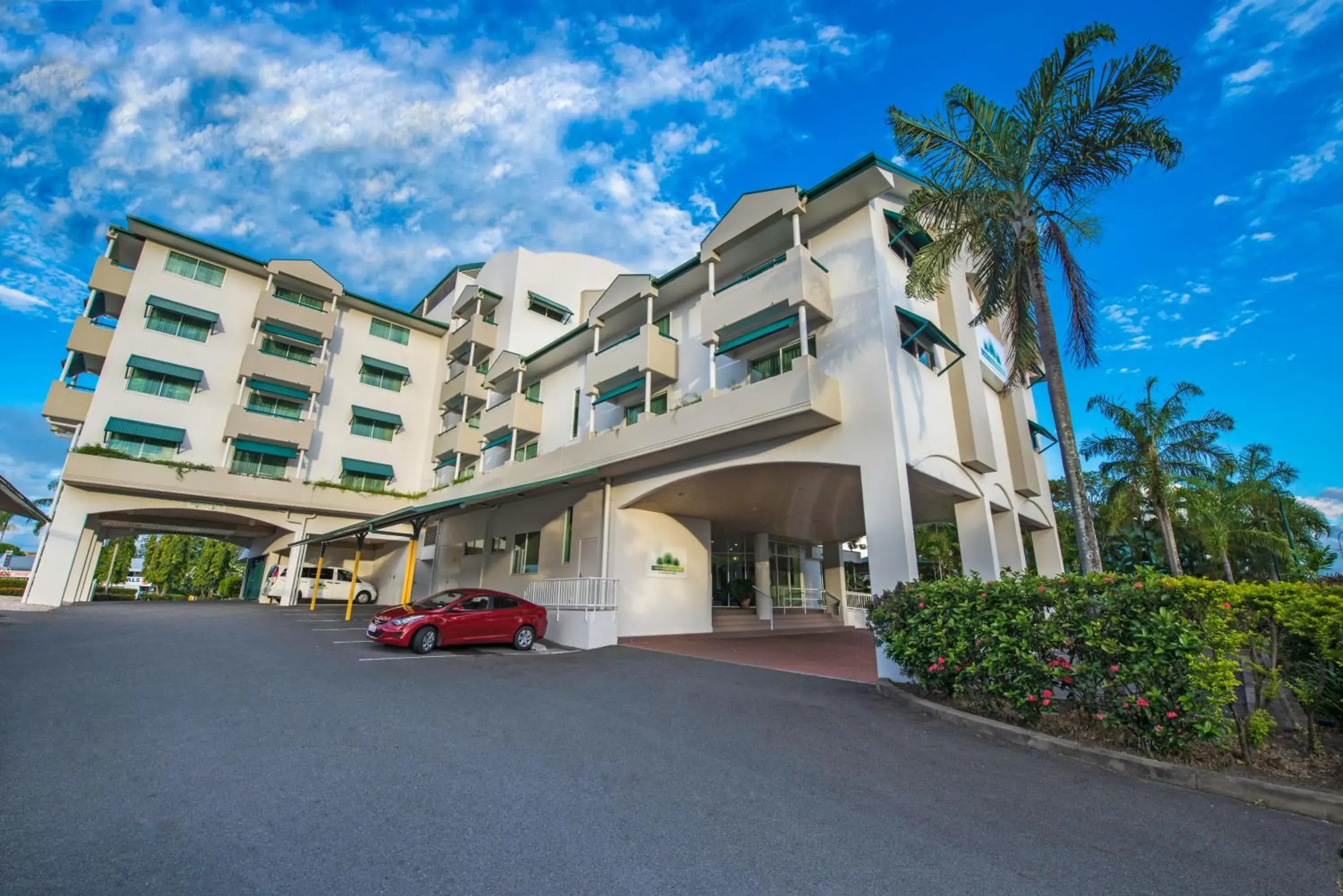 Facade/entrance in Cairns Sheridan Hotel Facade/entrance in Cairns Sheridan Hotel