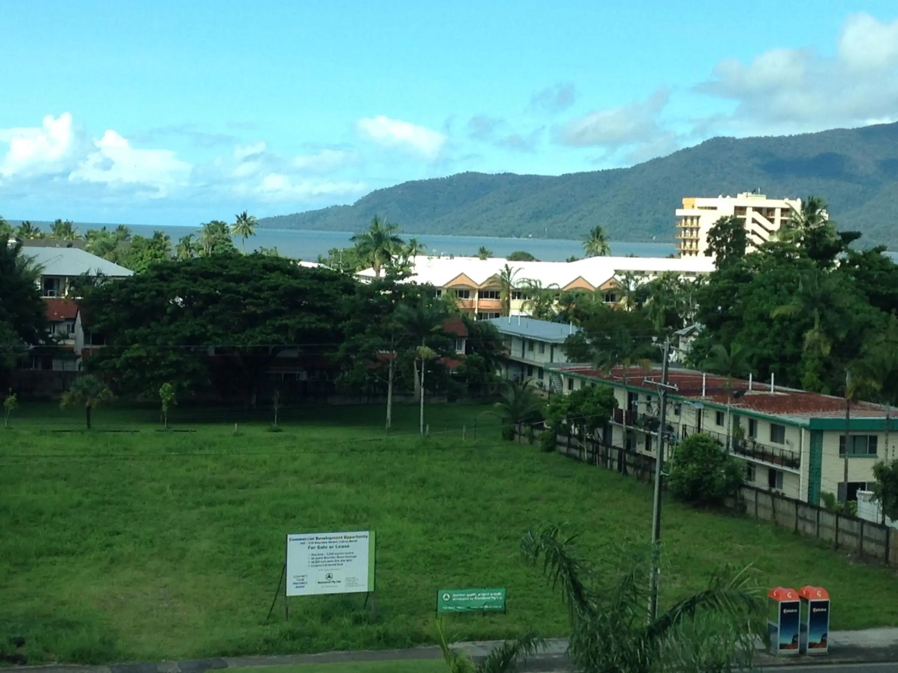 Garden view in Cairns Sheridan Hotel Garden view in Cairns Sheridan Hotel