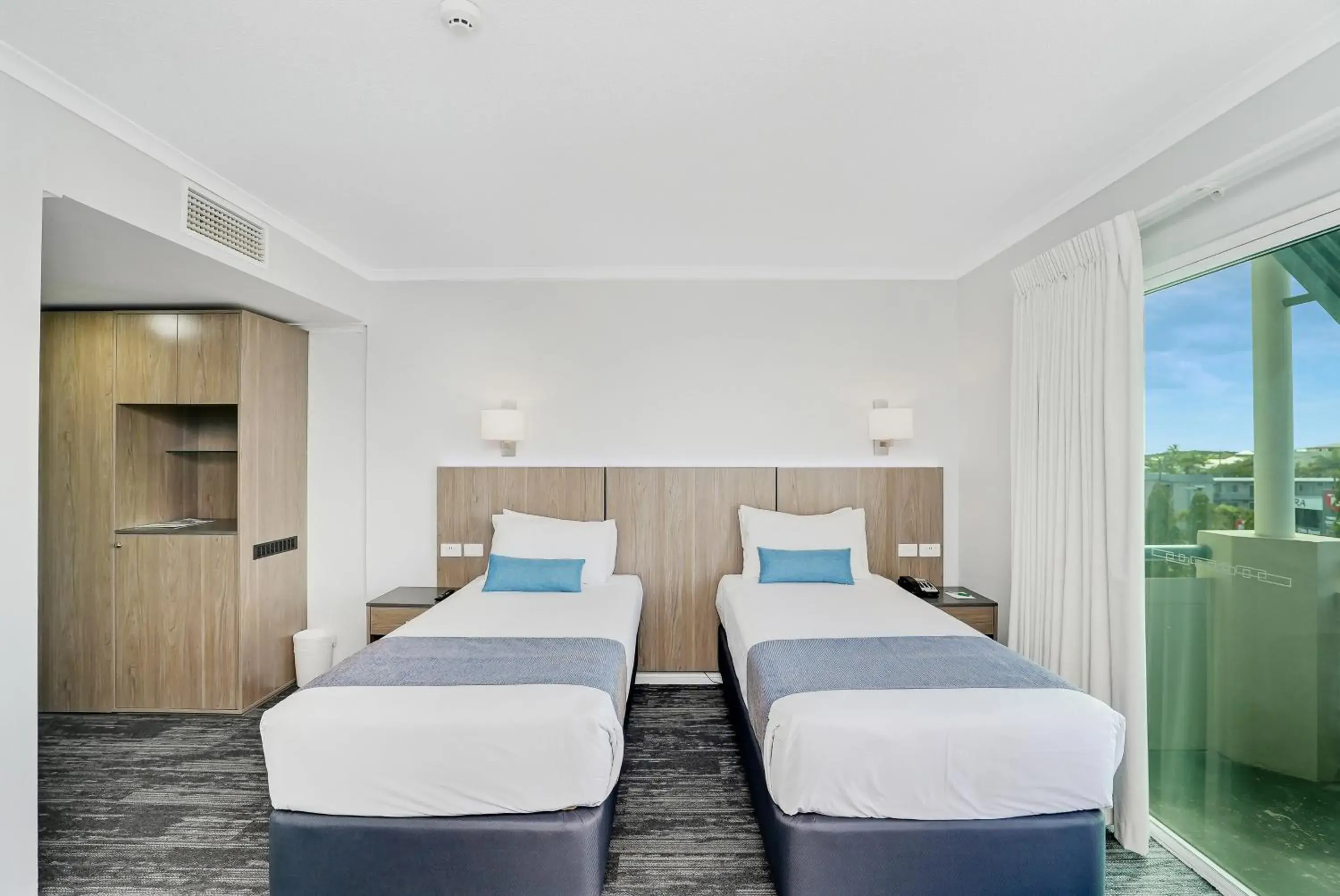 Bed in Cairns Sheridan Hotel Bed in Cairns Sheridan Hotel