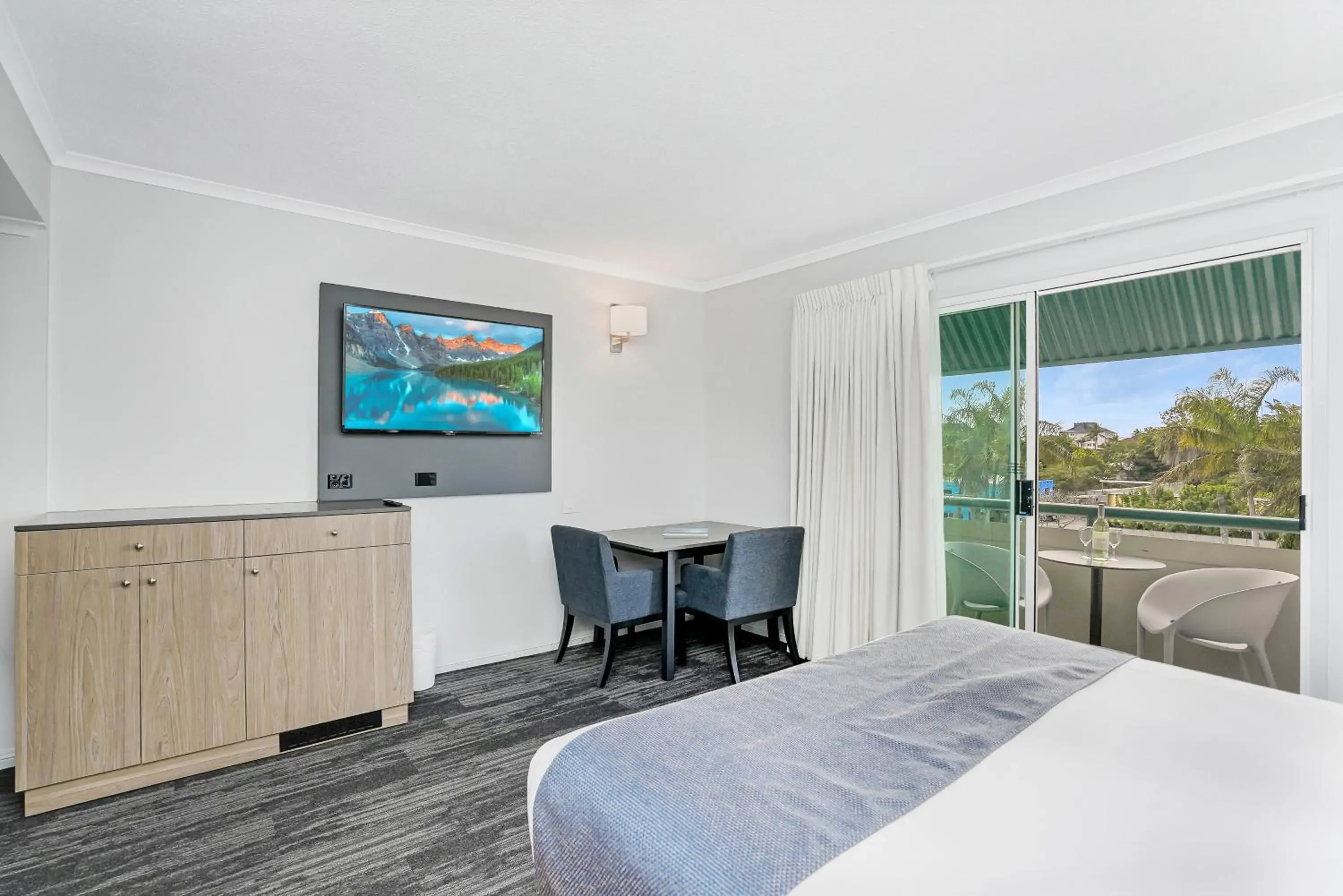 Bed in Cairns Sheridan Hotel Bed in Cairns Sheridan Hotel