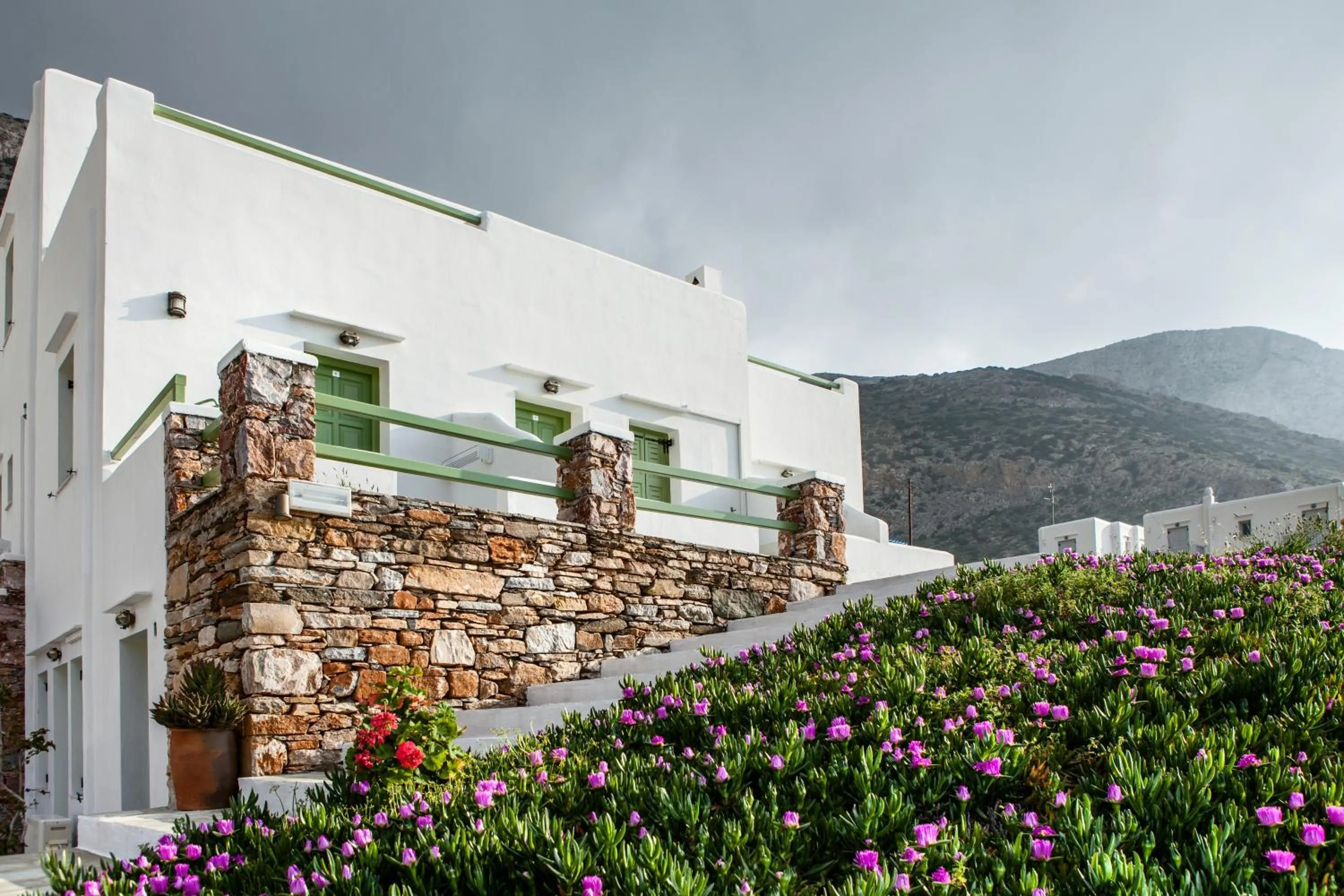 Facade/entrance in Xerolithia