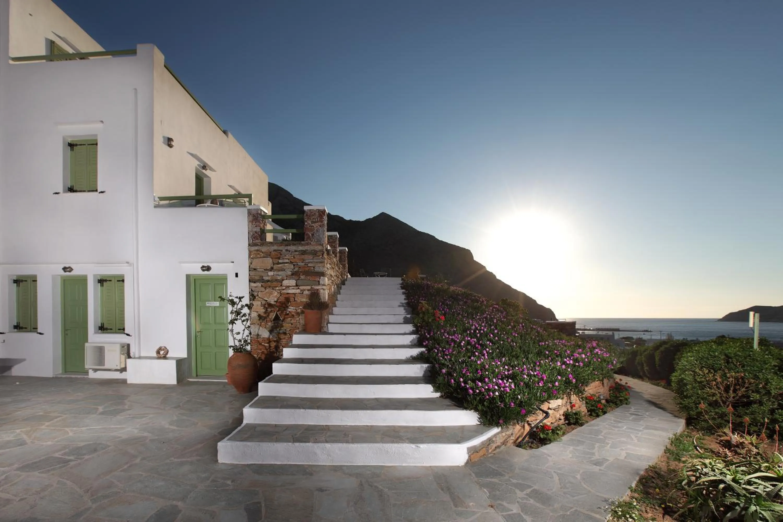 Facade/entrance in Xerolithia