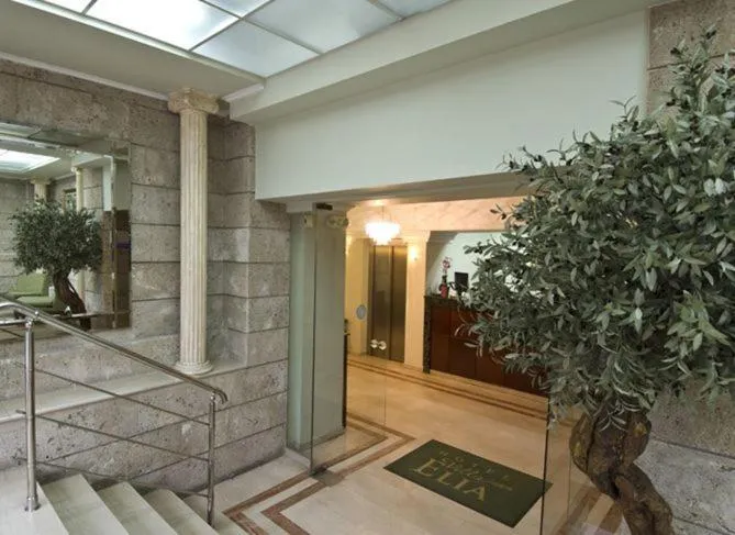 Facade/entrance in Villa Elia