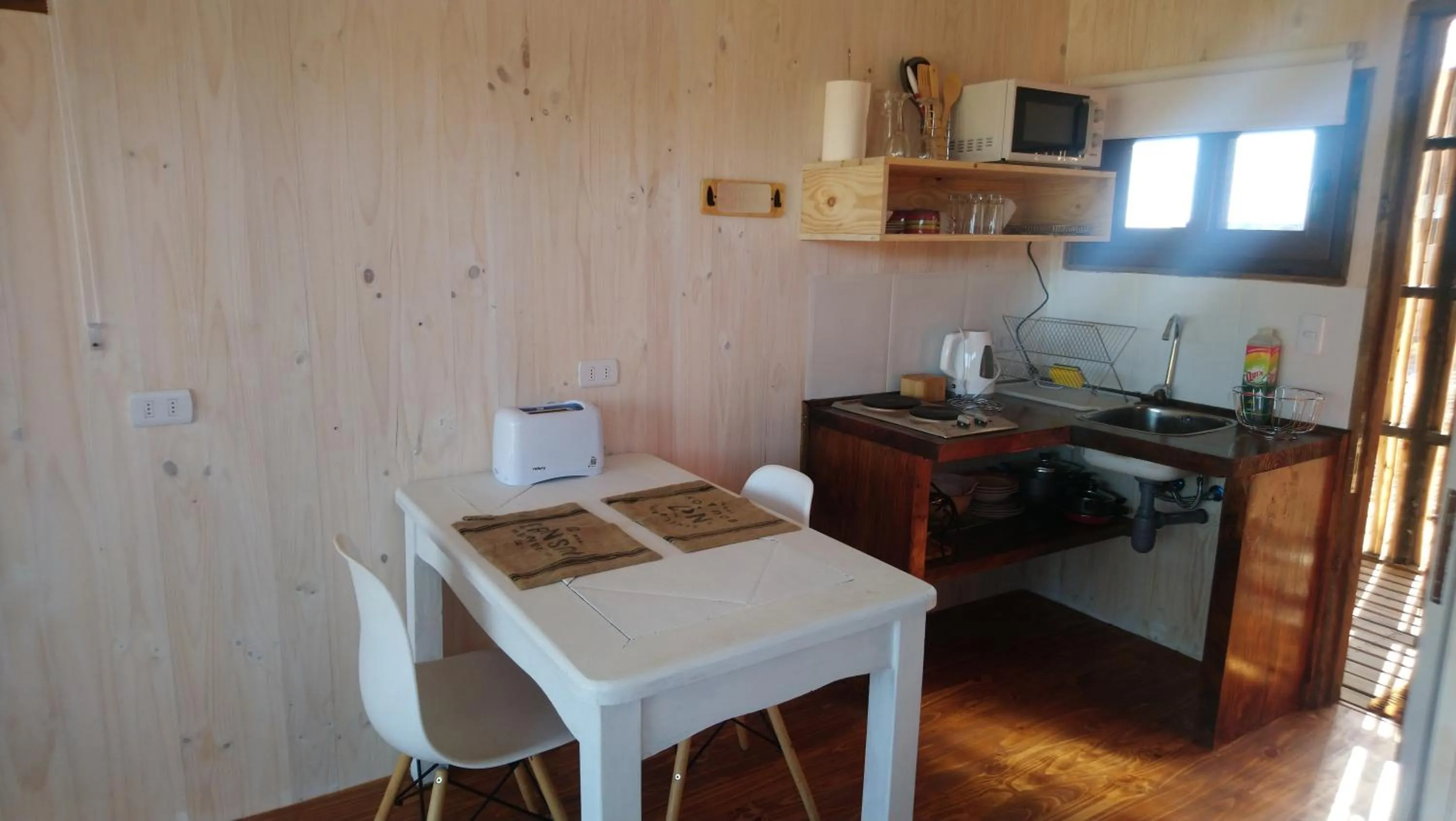 Kitchen or kitchenette in Lotus Lodge