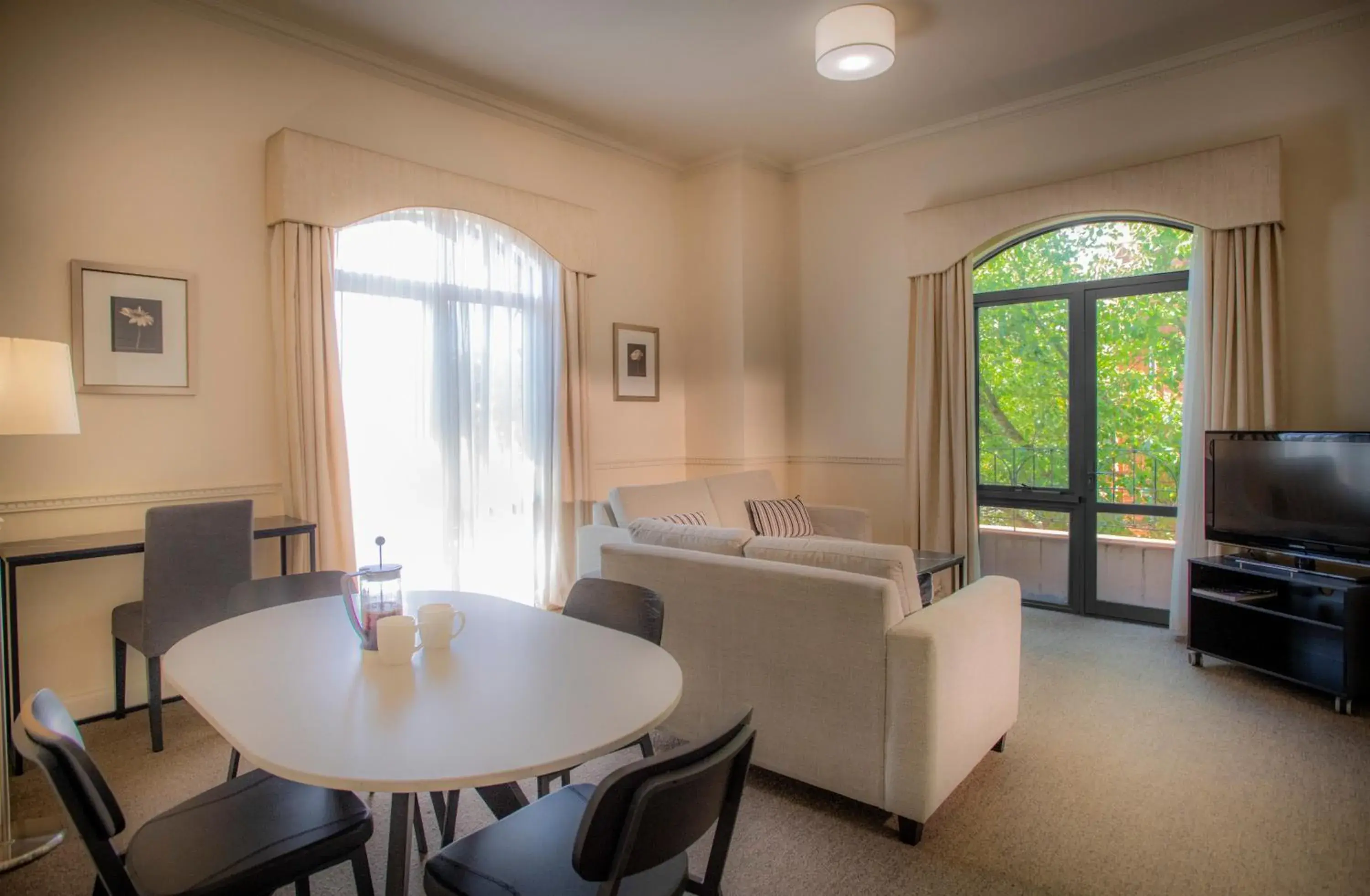 Majestic Old Lion Apartments Majestic Old Lion Apartments