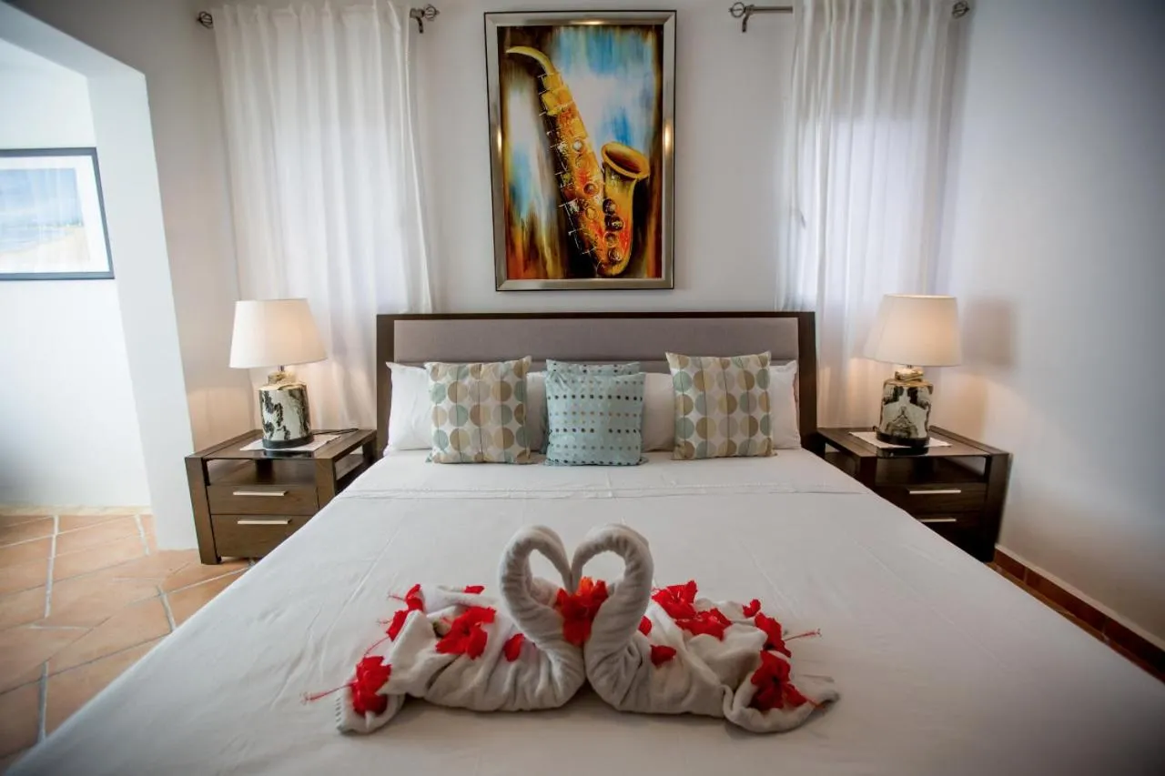 Bed in Rolando share apart