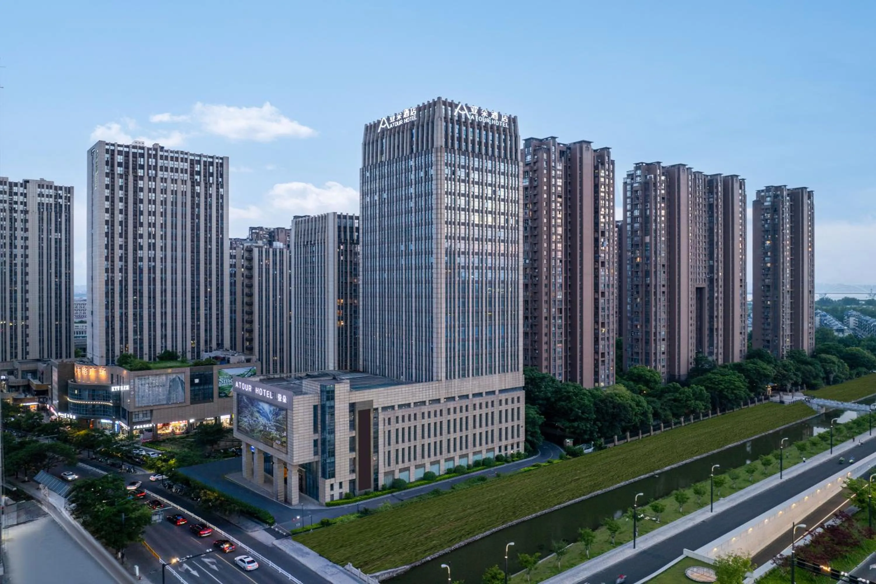 Property building in Atour Hotel Hangzhou Jinsha Lake