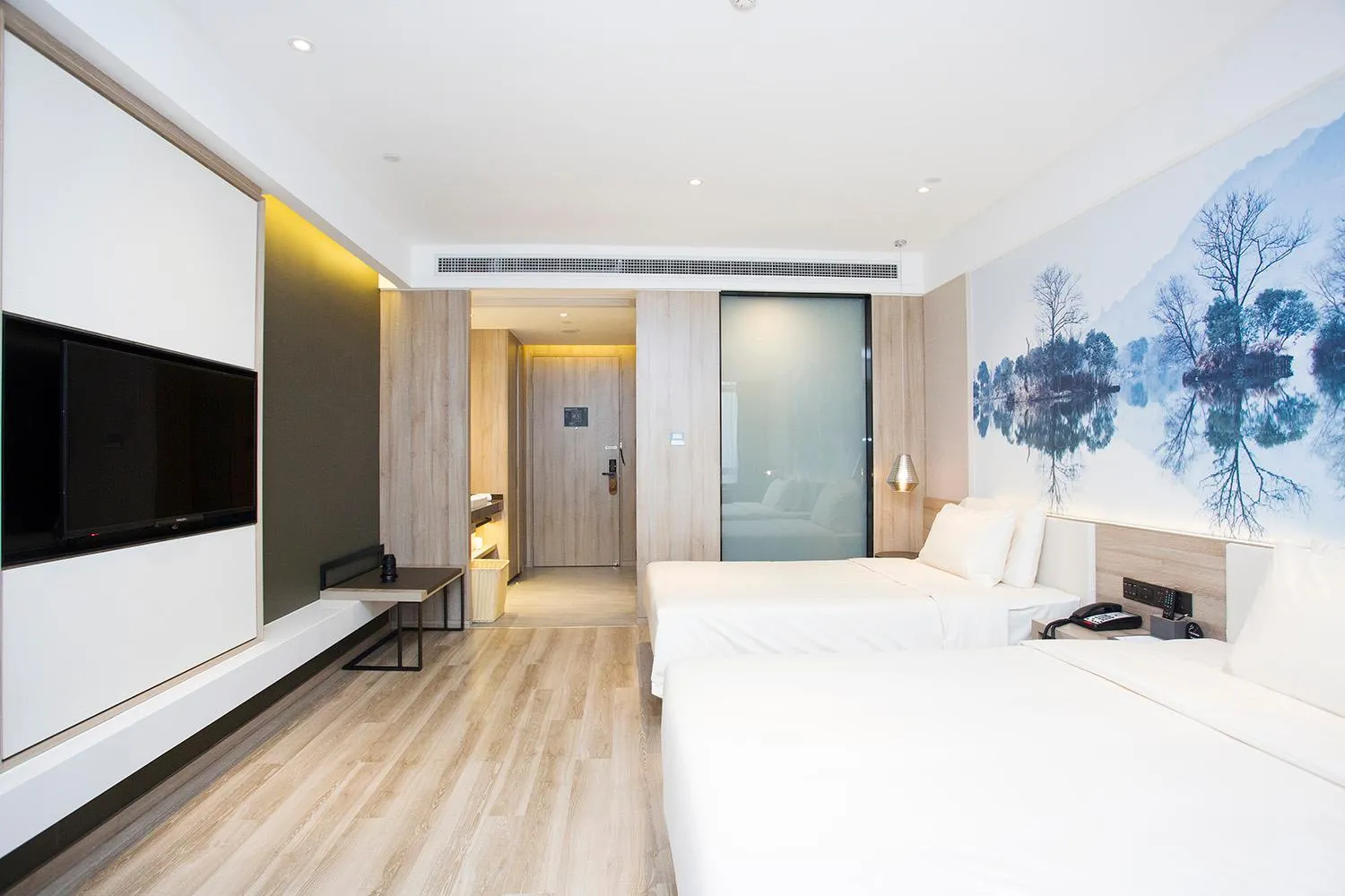 Photo of the whole room, Bed in Atour Hotel Hangzhou Jinsha Lake