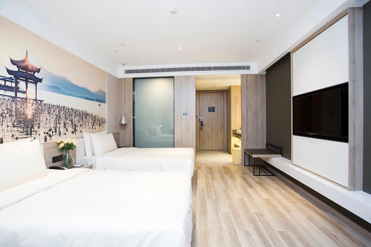 Photo of the whole room, Bed in Atour Hotel Hangzhou Jinsha Lake