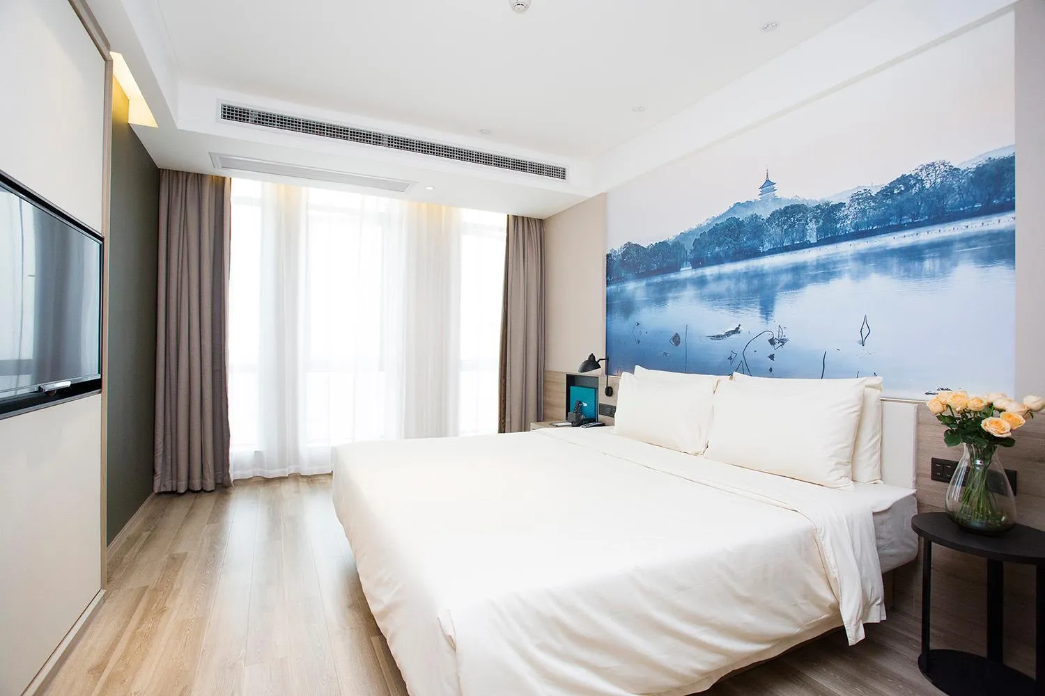 Photo of the whole room, Bed in Atour Hotel Hangzhou Jinsha Lake