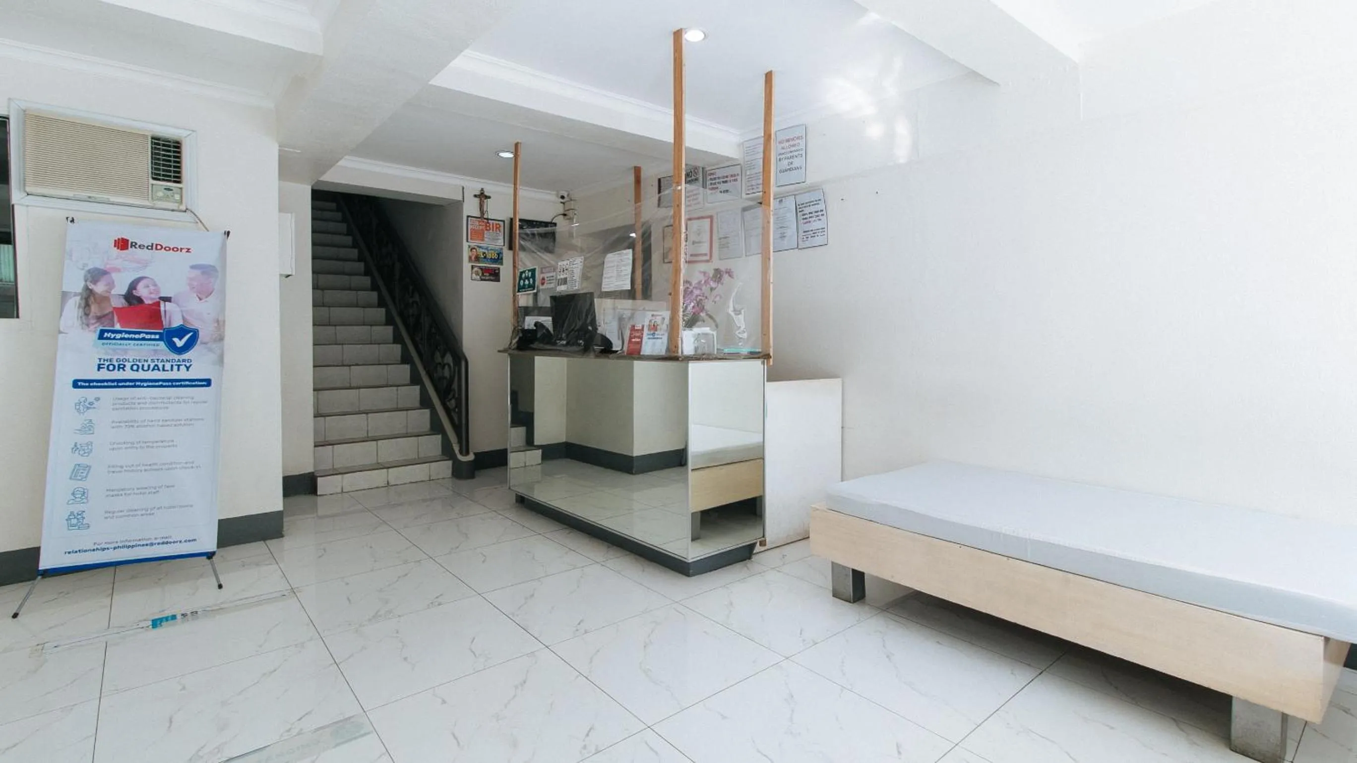 Lobby or reception in RedDoorz at Samat Mandaluyong