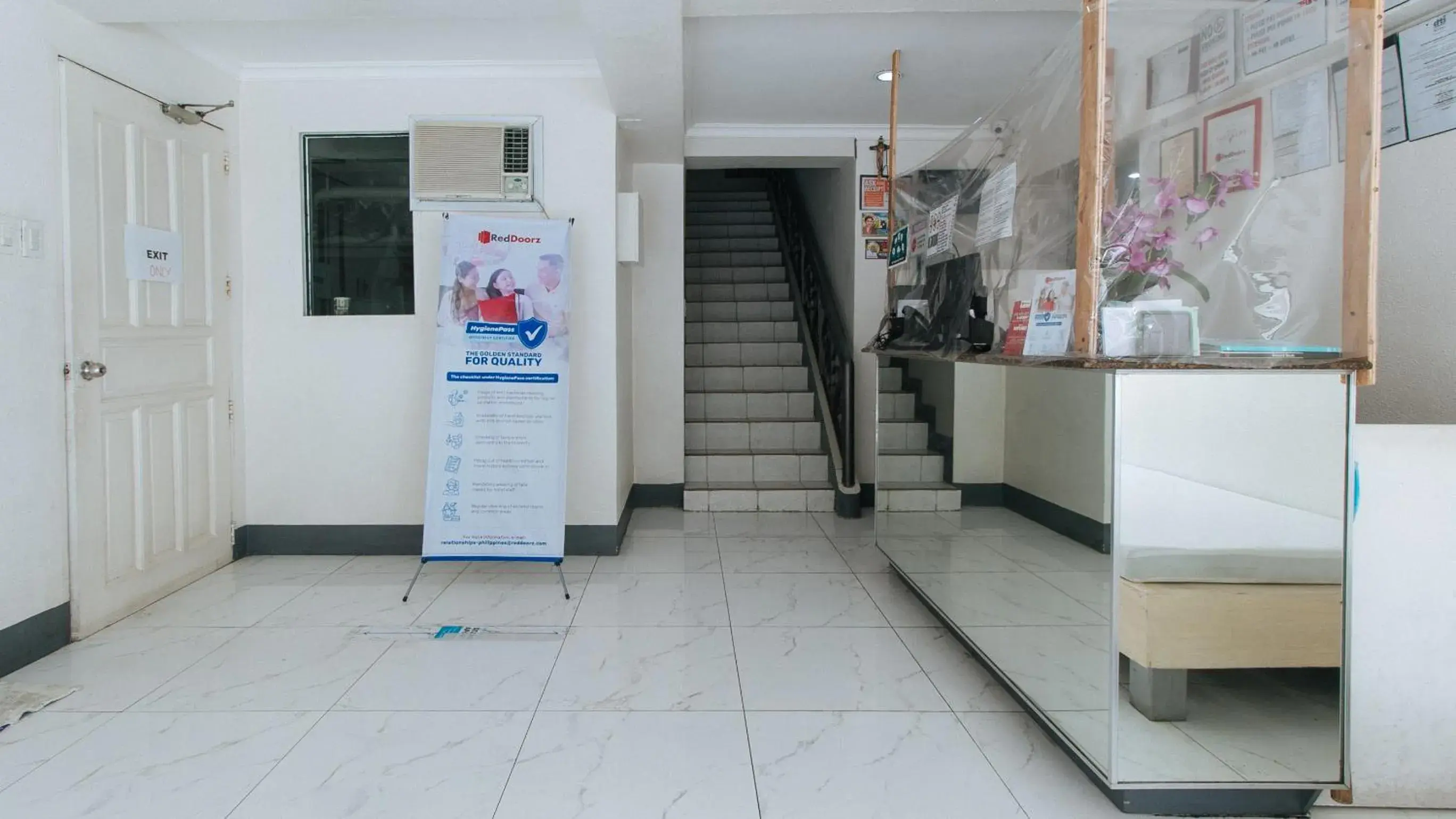 Lobby or reception in RedDoorz at Samat Mandaluyong Lobby or reception in RedDoorz at Samat Mandaluyong
