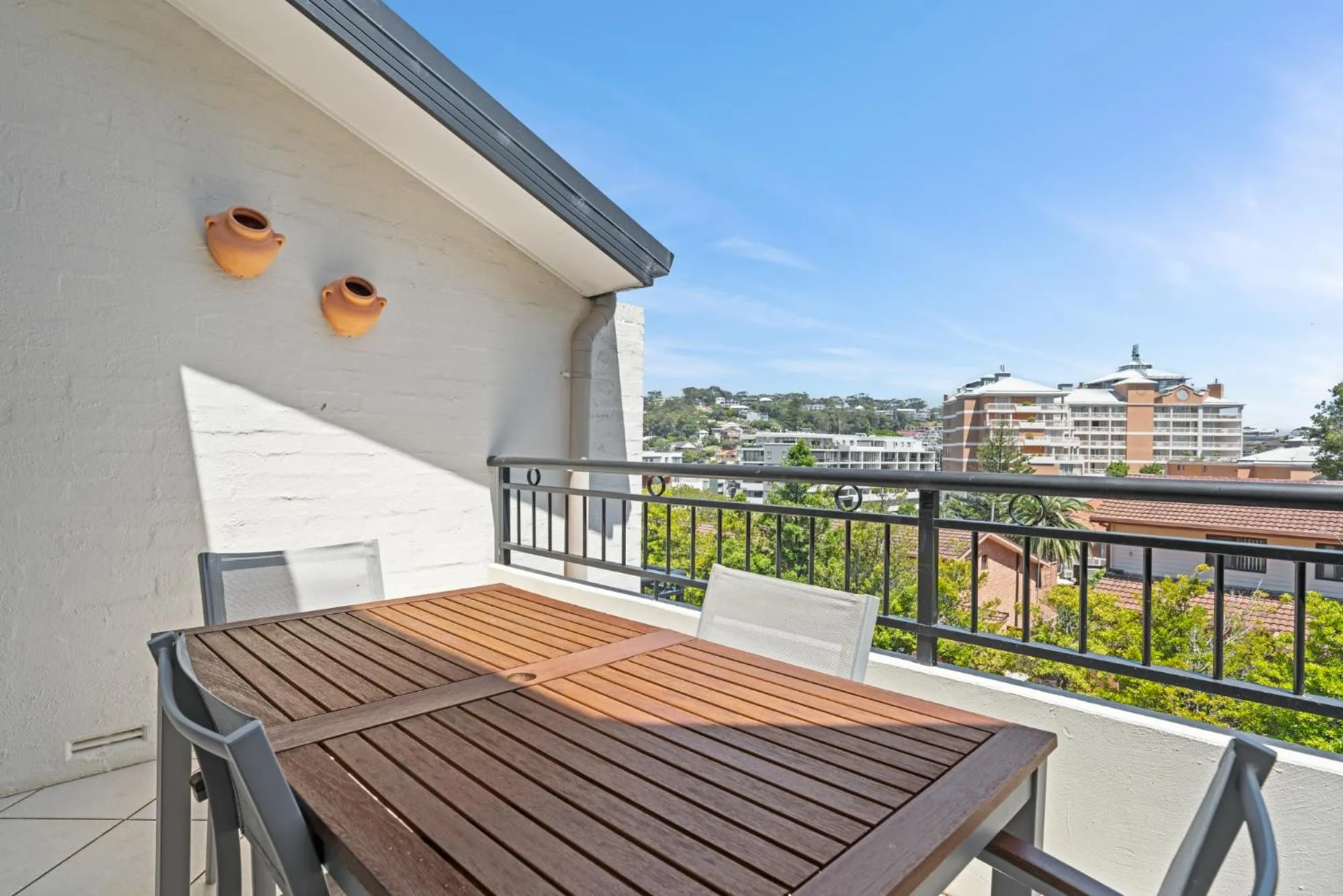 Balcony/Terrace in Terrigal Sails Serviced Apartments